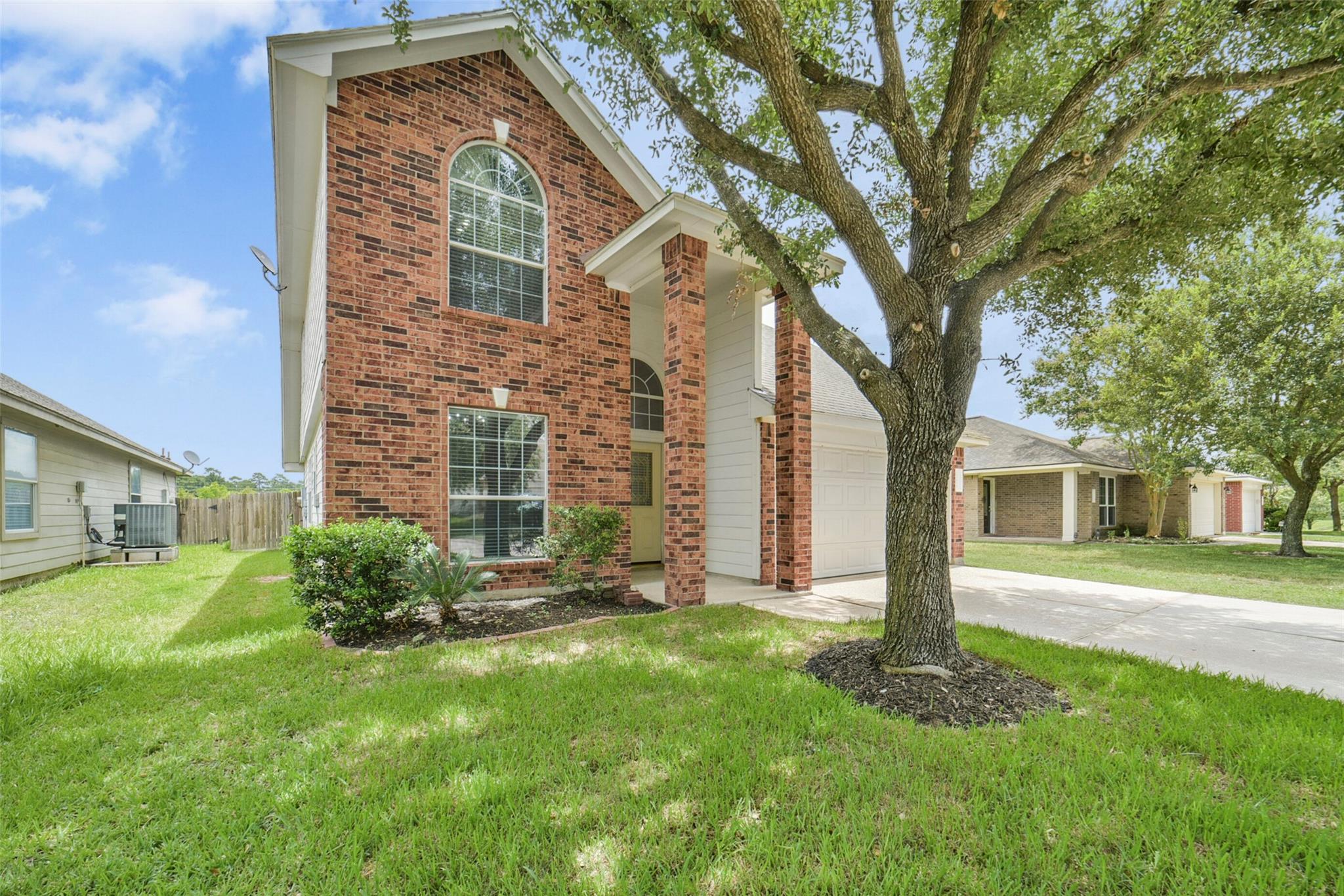 21526 Falvel Lake Dr, Spring, TX 77388