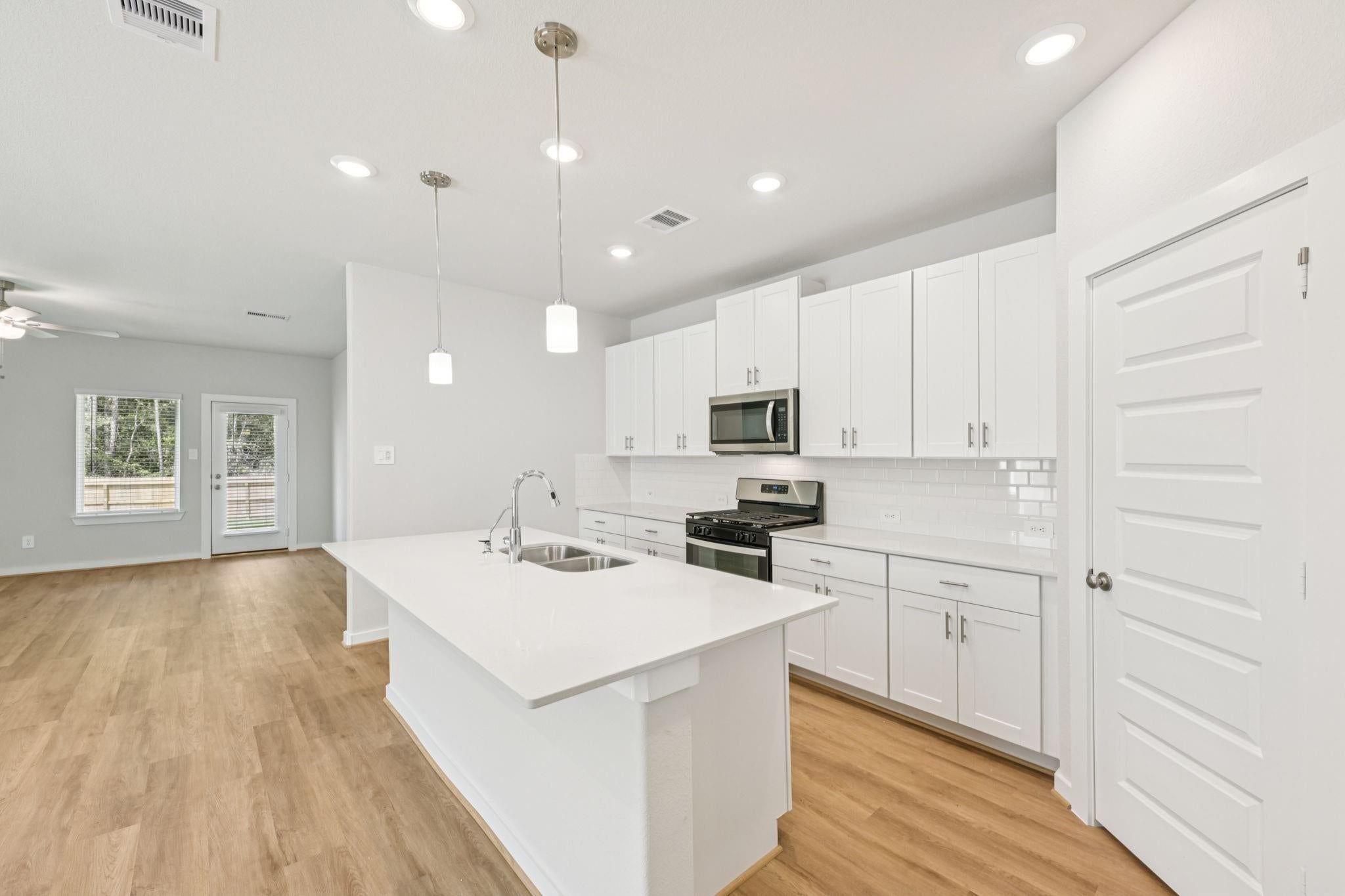 18475 Landing Meadows Ln, New Caney, TX 77357 photo