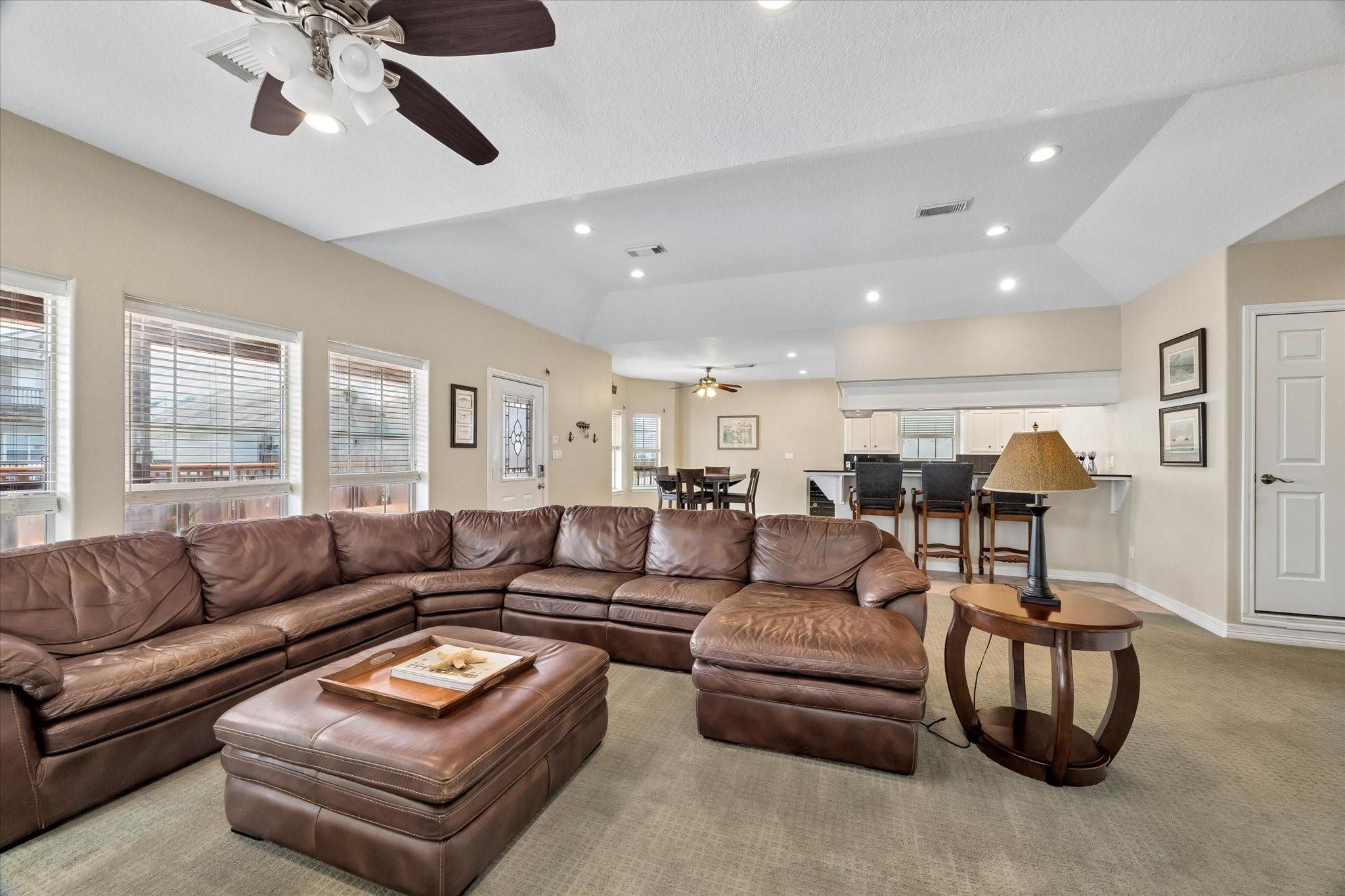 506 Westerly Dr, Tiki Island, TX 77554 photo
