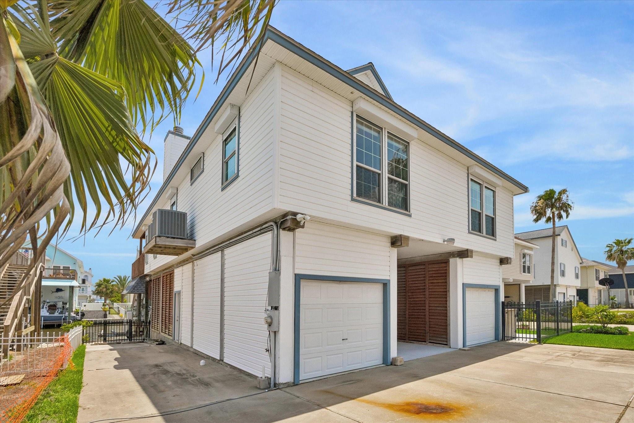 506 Westerly Dr, Tiki Island, TX 77554 photo