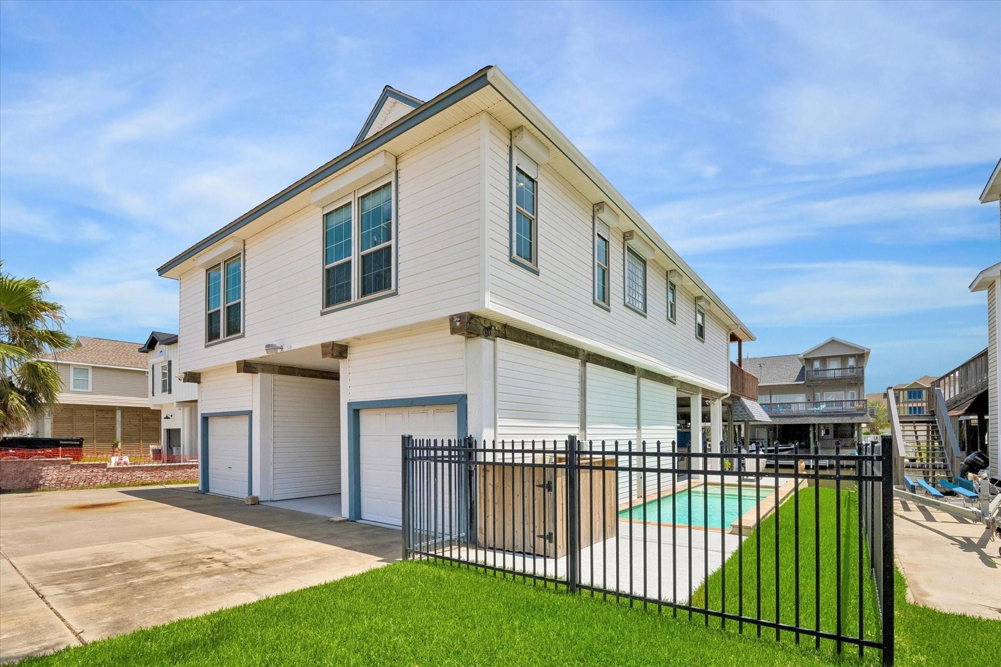506 Westerly Dr, Tiki Island, TX 77554 photo