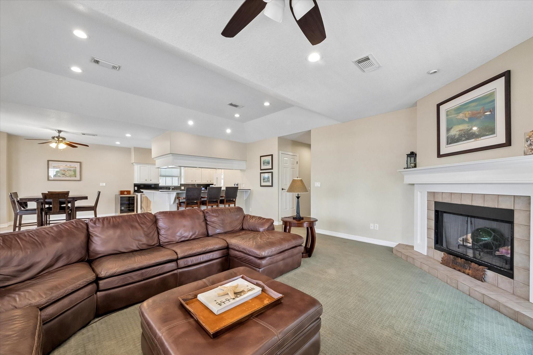 506 Westerly Dr, Tiki Island, TX 77554 photo