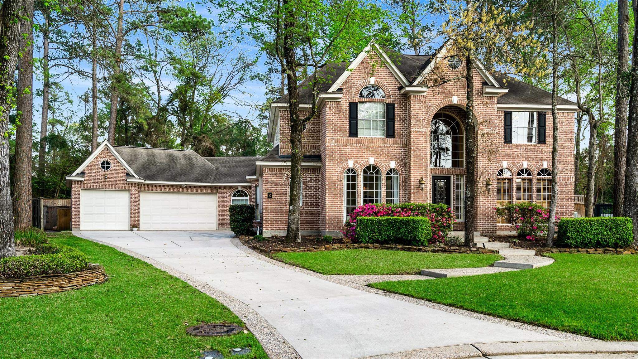 2 Lenox Hill Dr, The Woodlands, TX 77382
