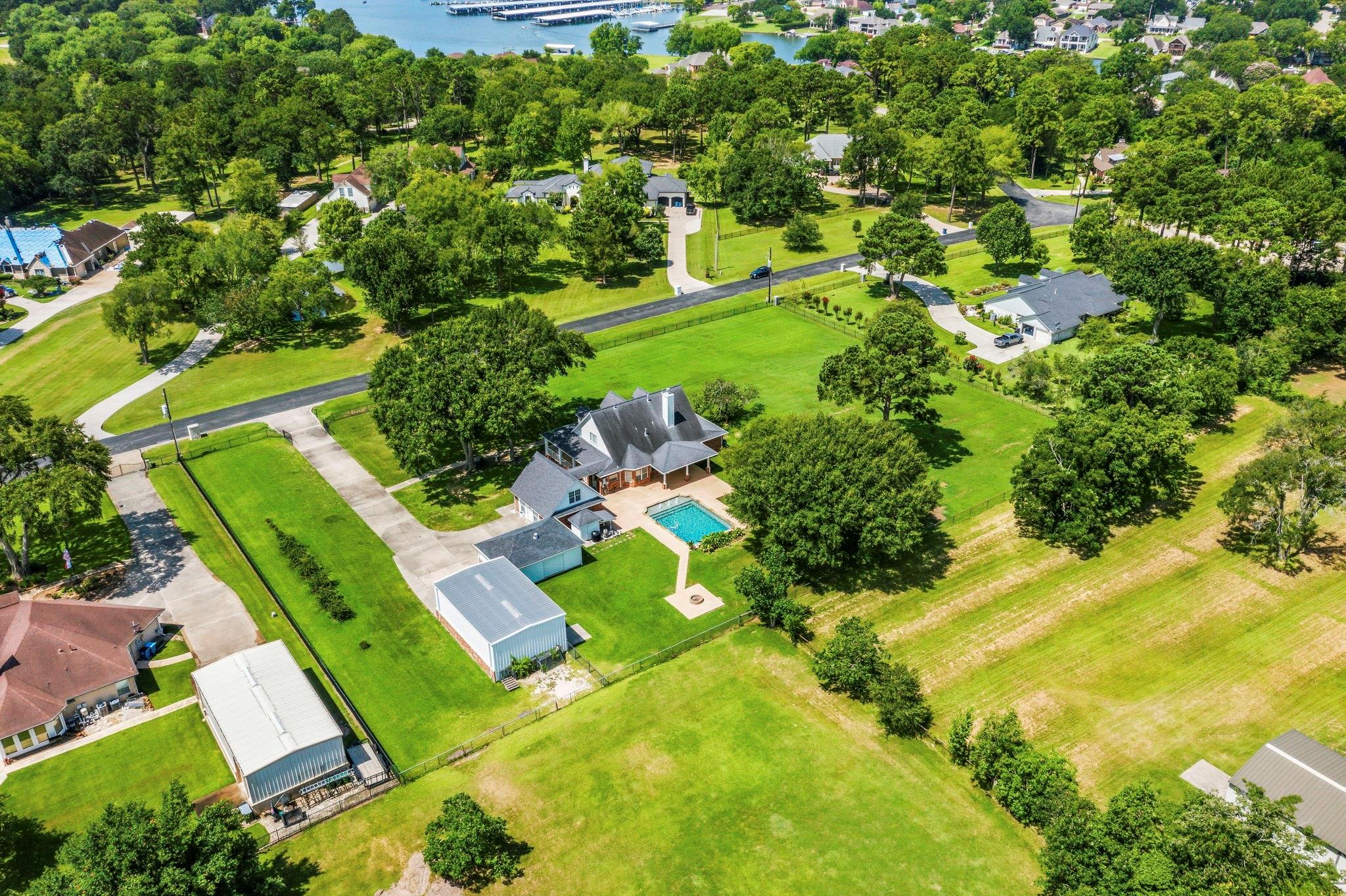 11443 Outpost Cove Dr, Willis, TX 77318