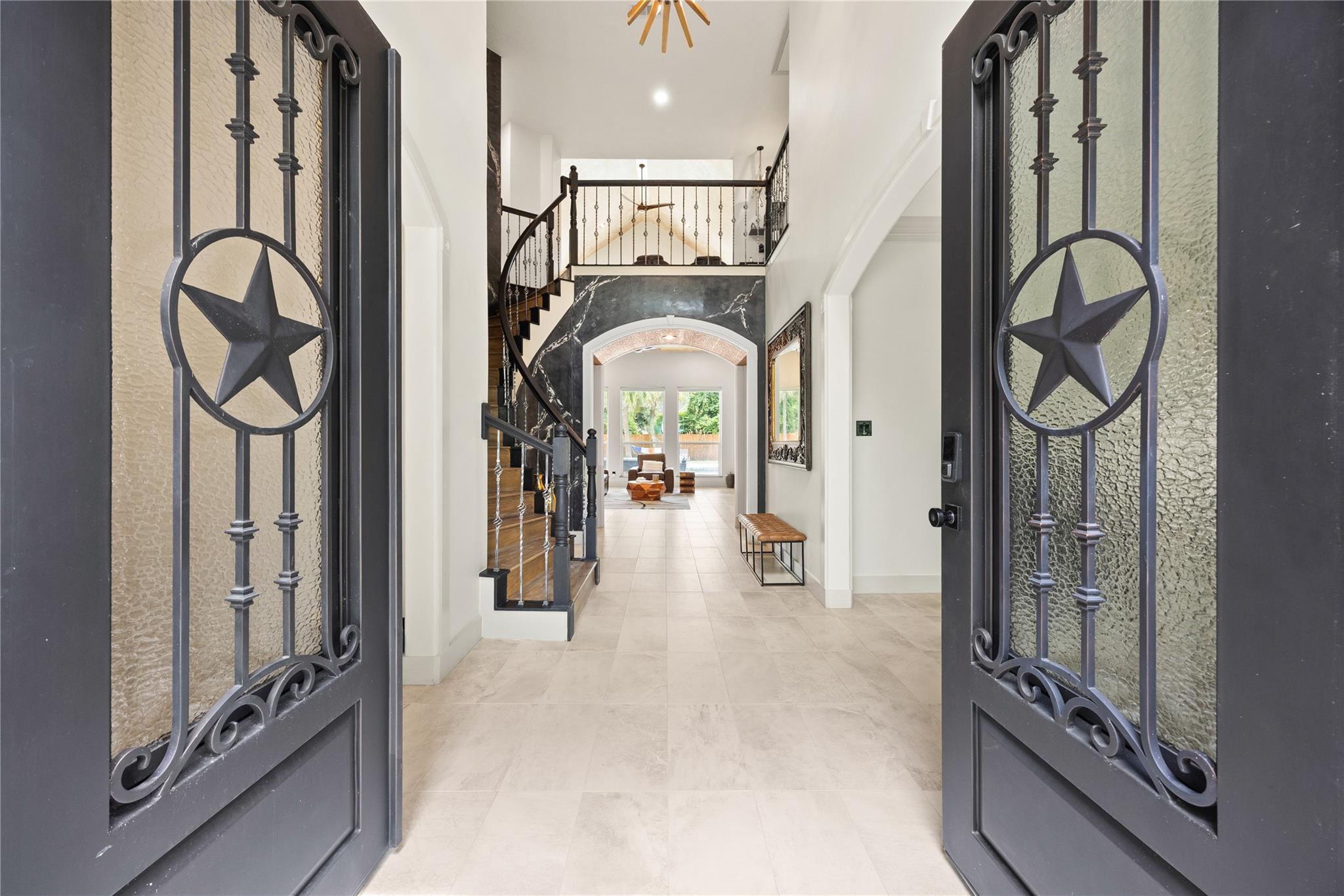 7002 Champions Center Ct, Houston, TX 77069 photo