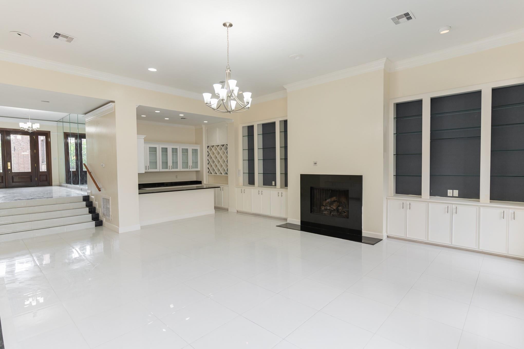 8800 Woodway Dr #10, Houston, TX 77063 photo