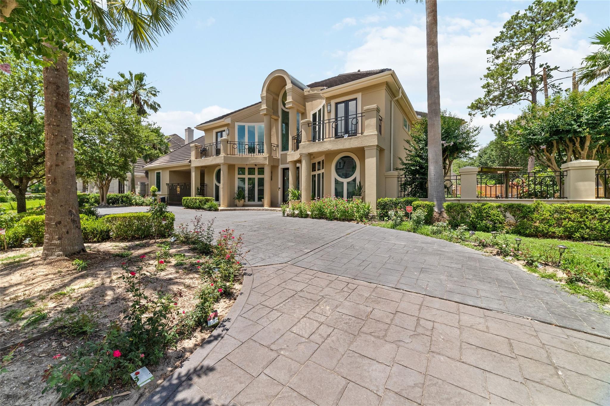 2814 Cedar Woods Pl, Houston, TX 77068