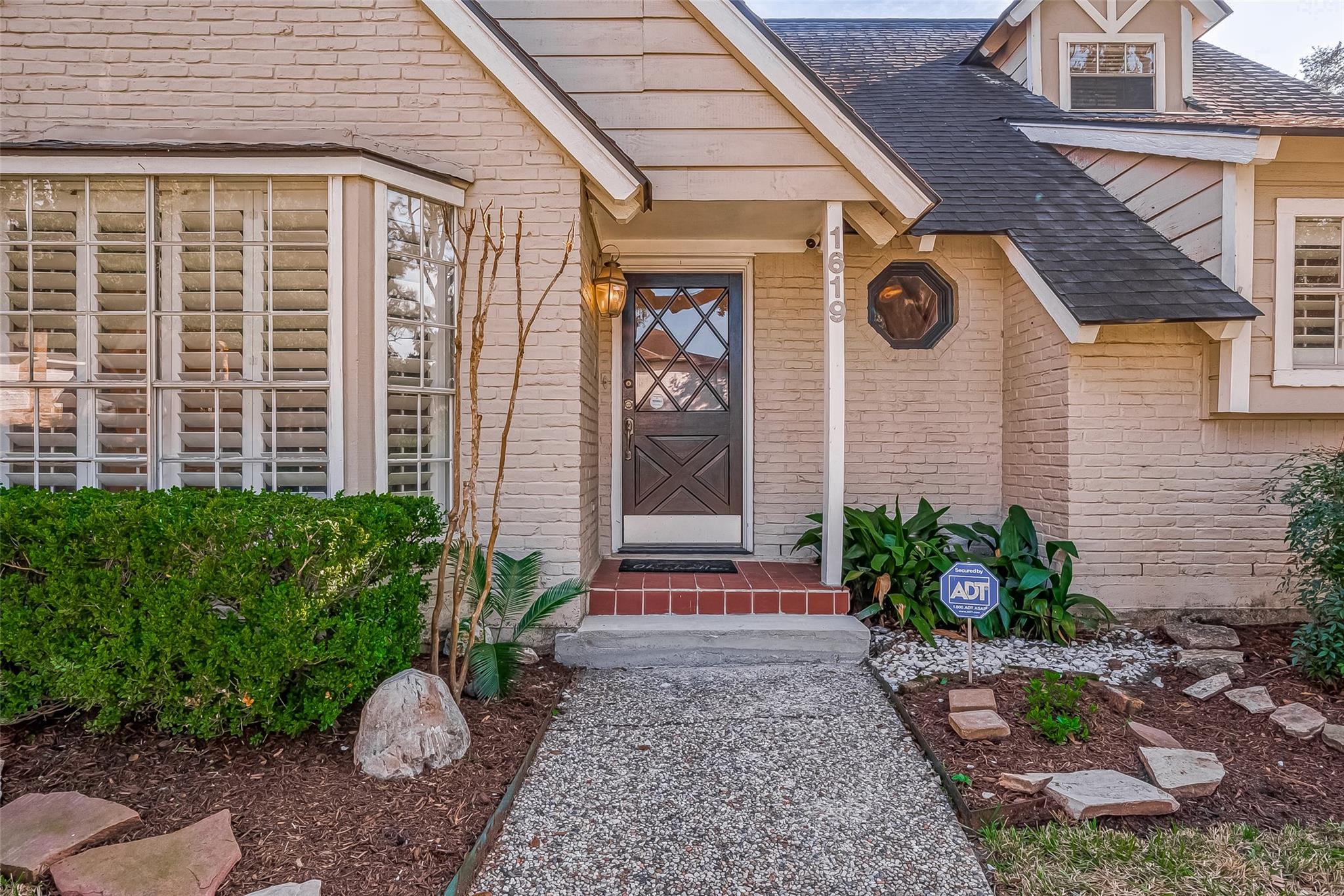 1619 Crystal Hills Dr, Houston, TX 77077 photo