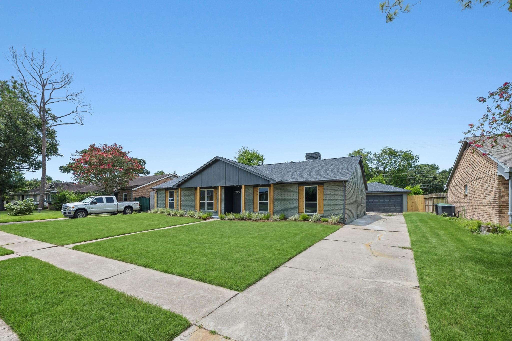 5927 Beaudry Dr, Houston, TX 77035 photo