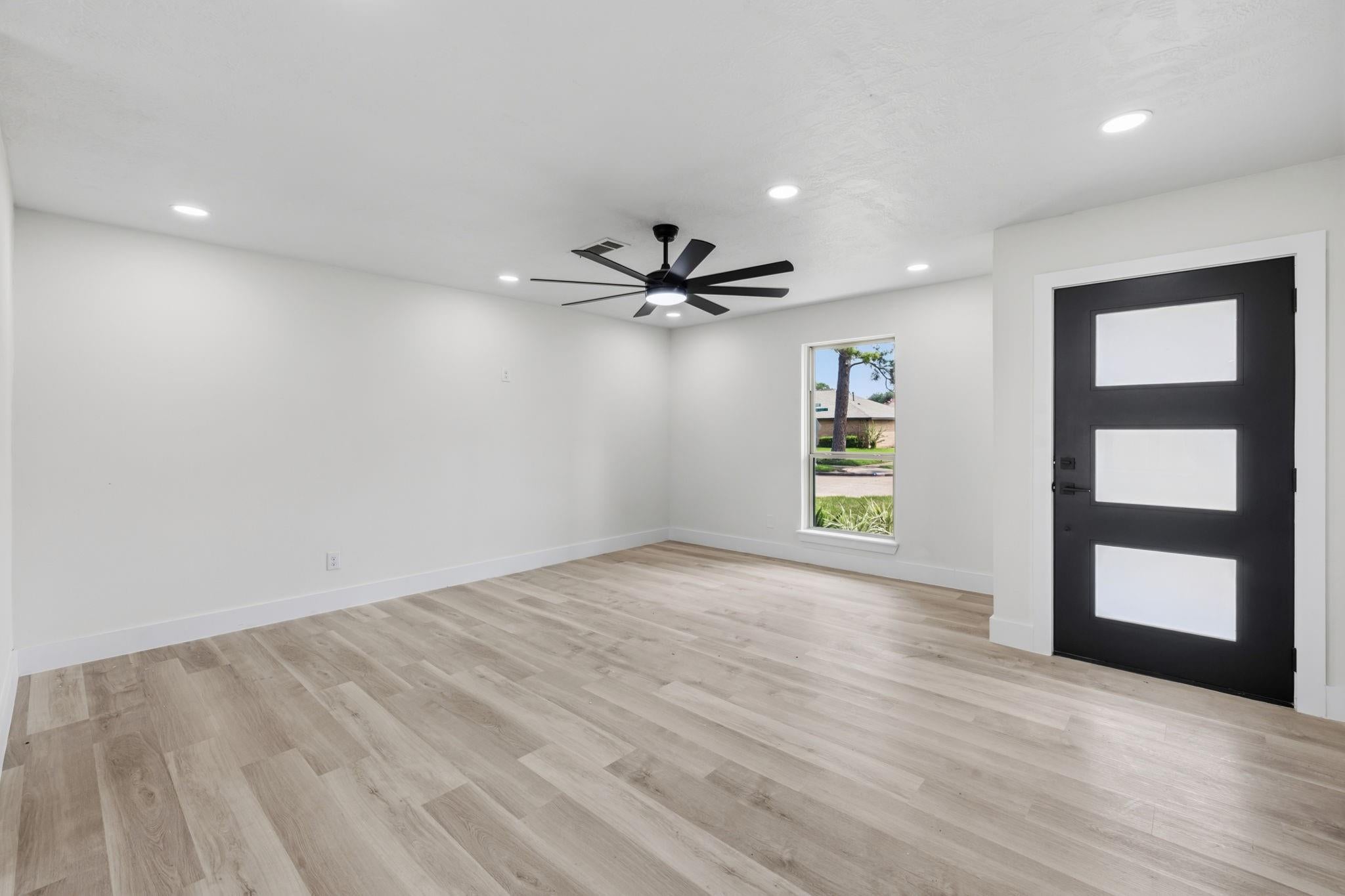 5927 Beaudry Dr, Houston, TX 77035 photo