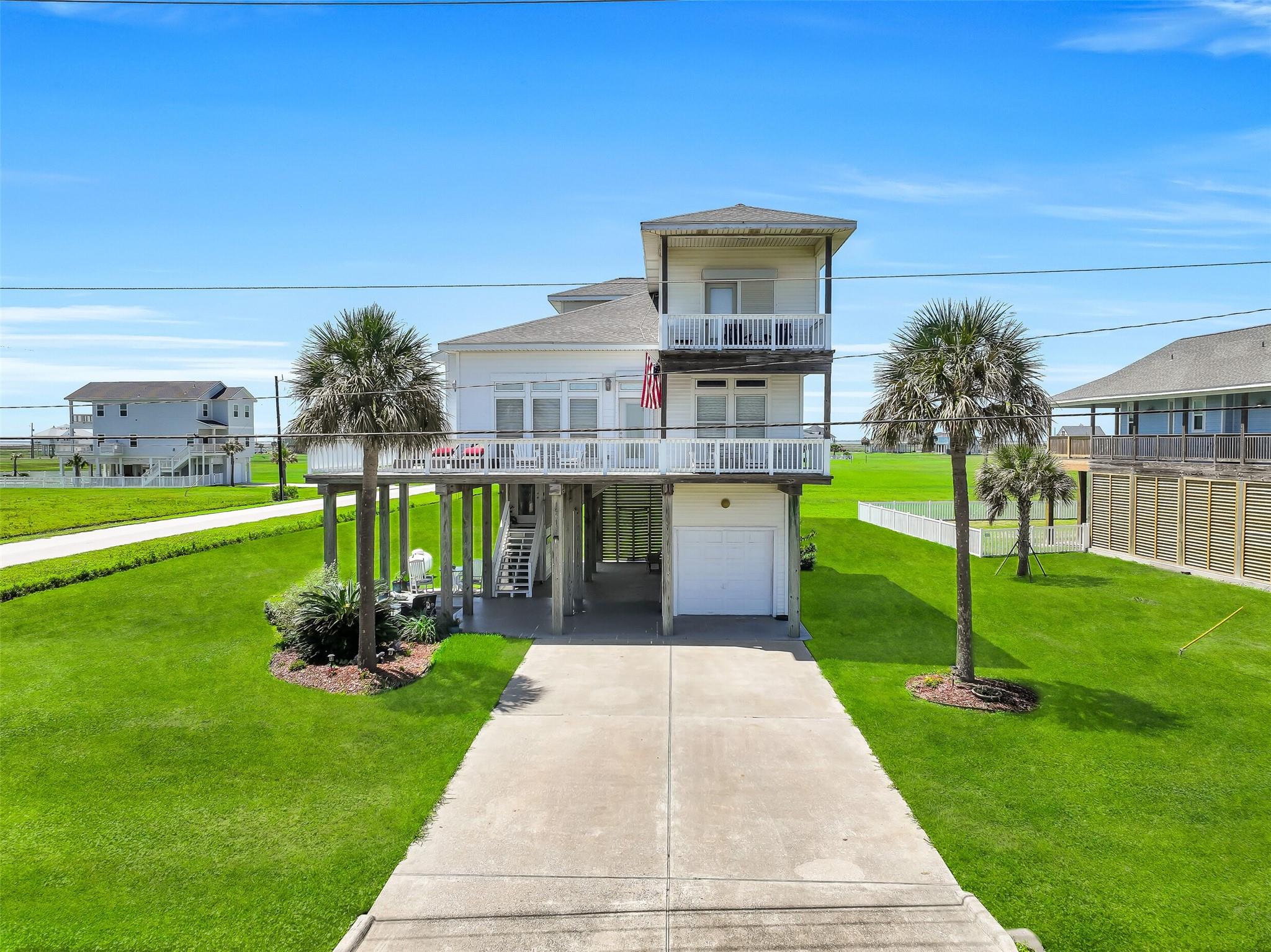 18614 Warrior Rd, Galveston, TX 77554