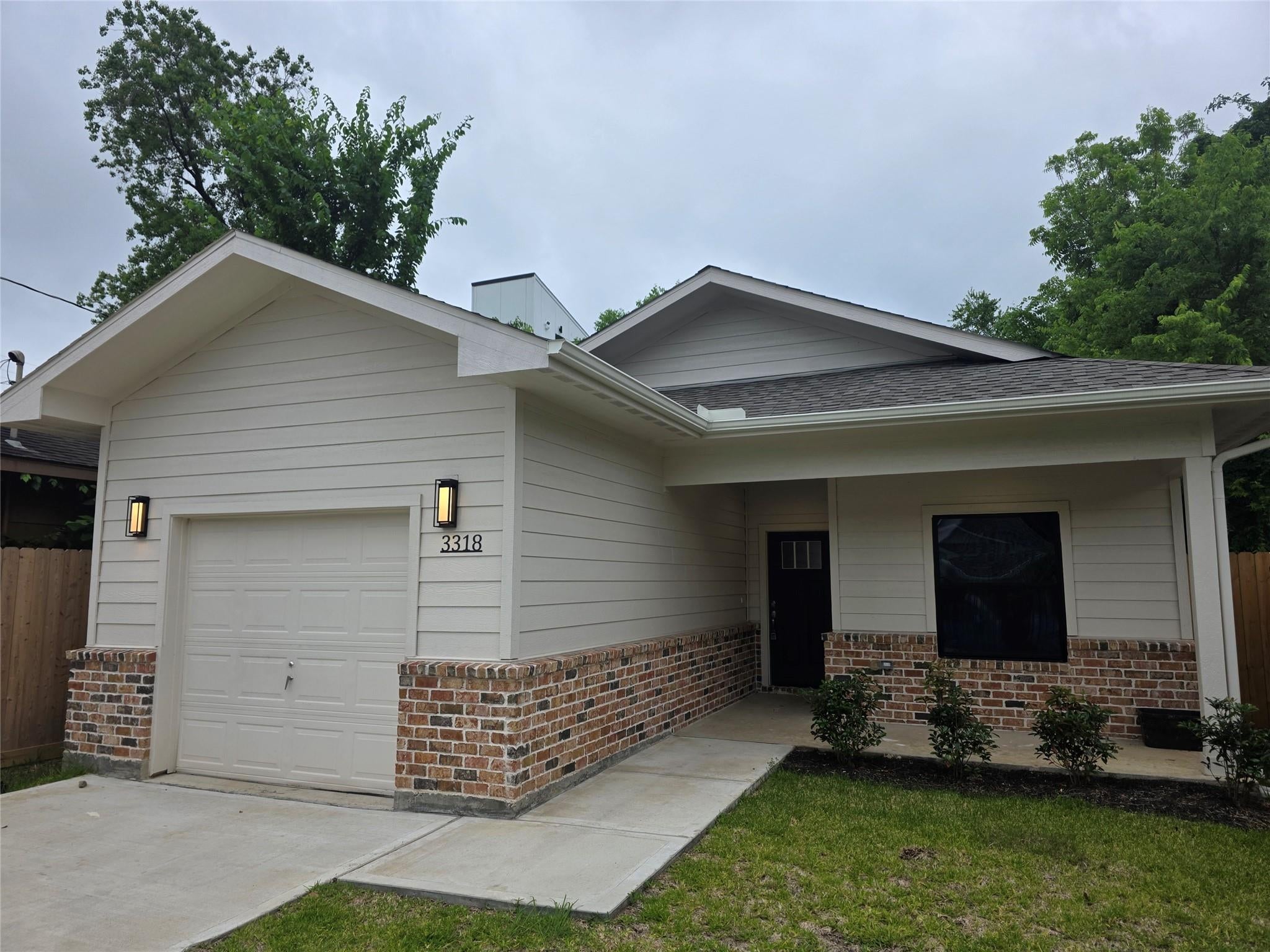 3318 Webster St, Houston, TX 77004
