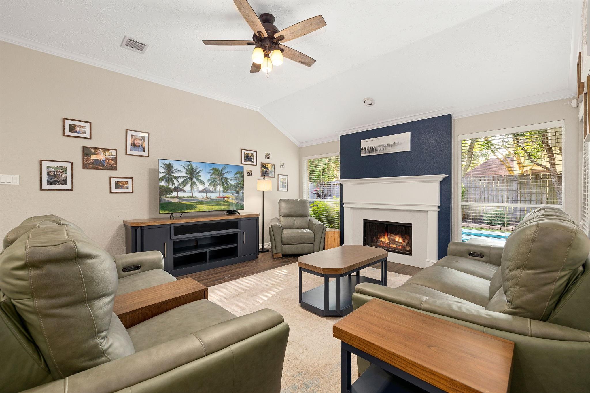 5104 Carefree Dr, League City, TX 77573 photo