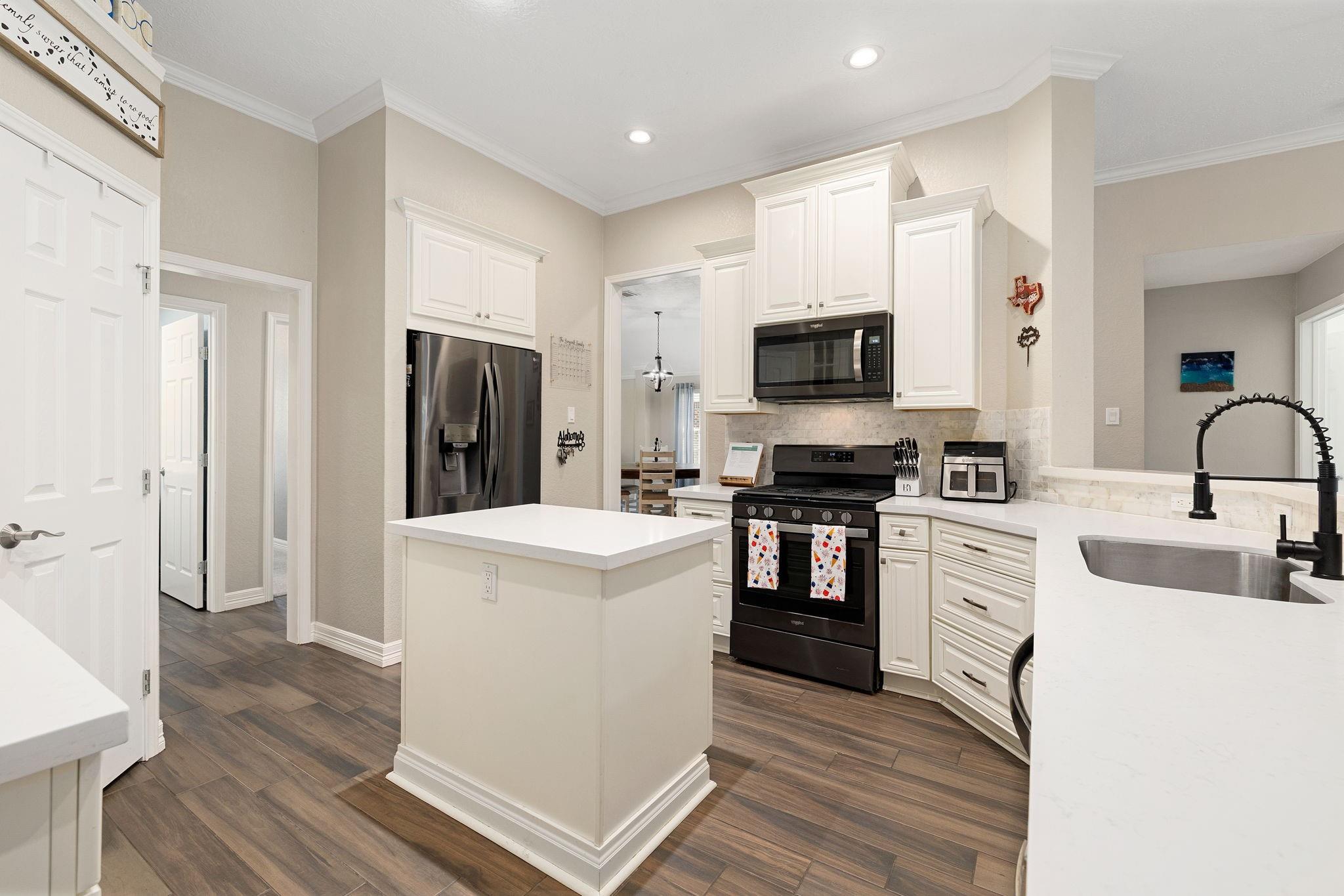 5104 Carefree Dr, League City, TX 77573 photo