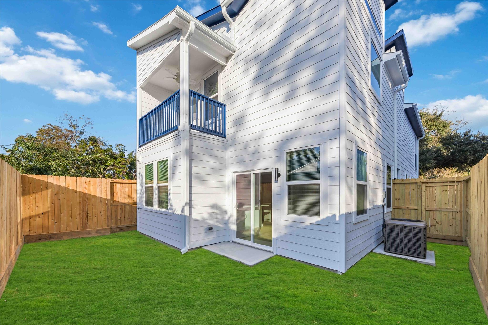 7415 Easter St, Houston, TX 77088 photo