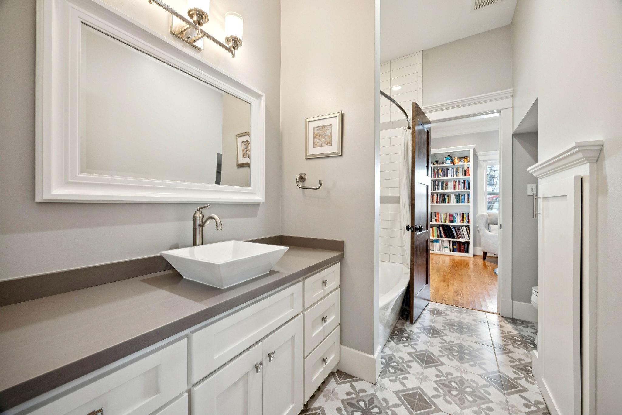 611 Cordell St, Houston, TX 77009 photo