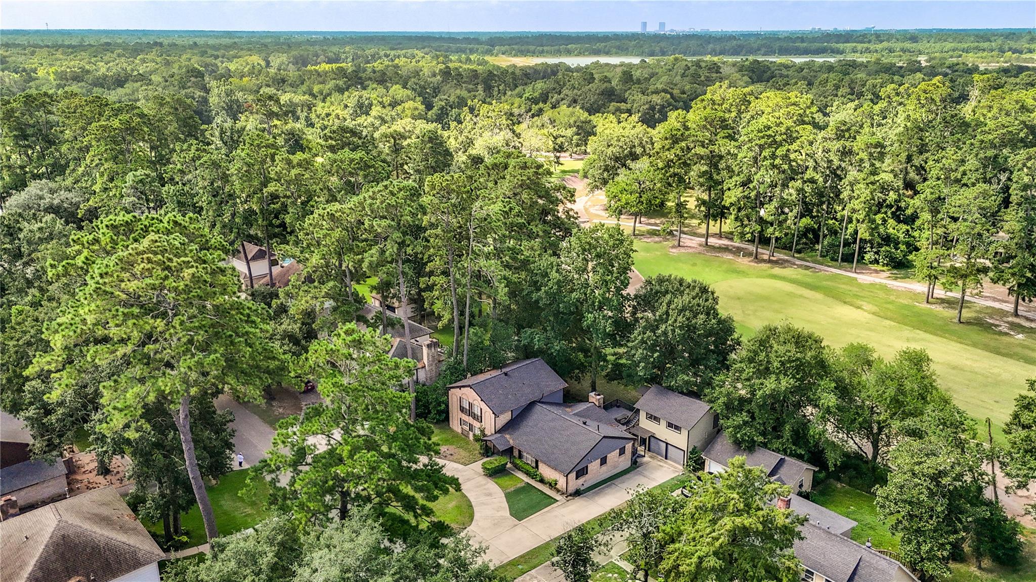 814 Stone Mountain Dr, Conroe, TX 77302 photo