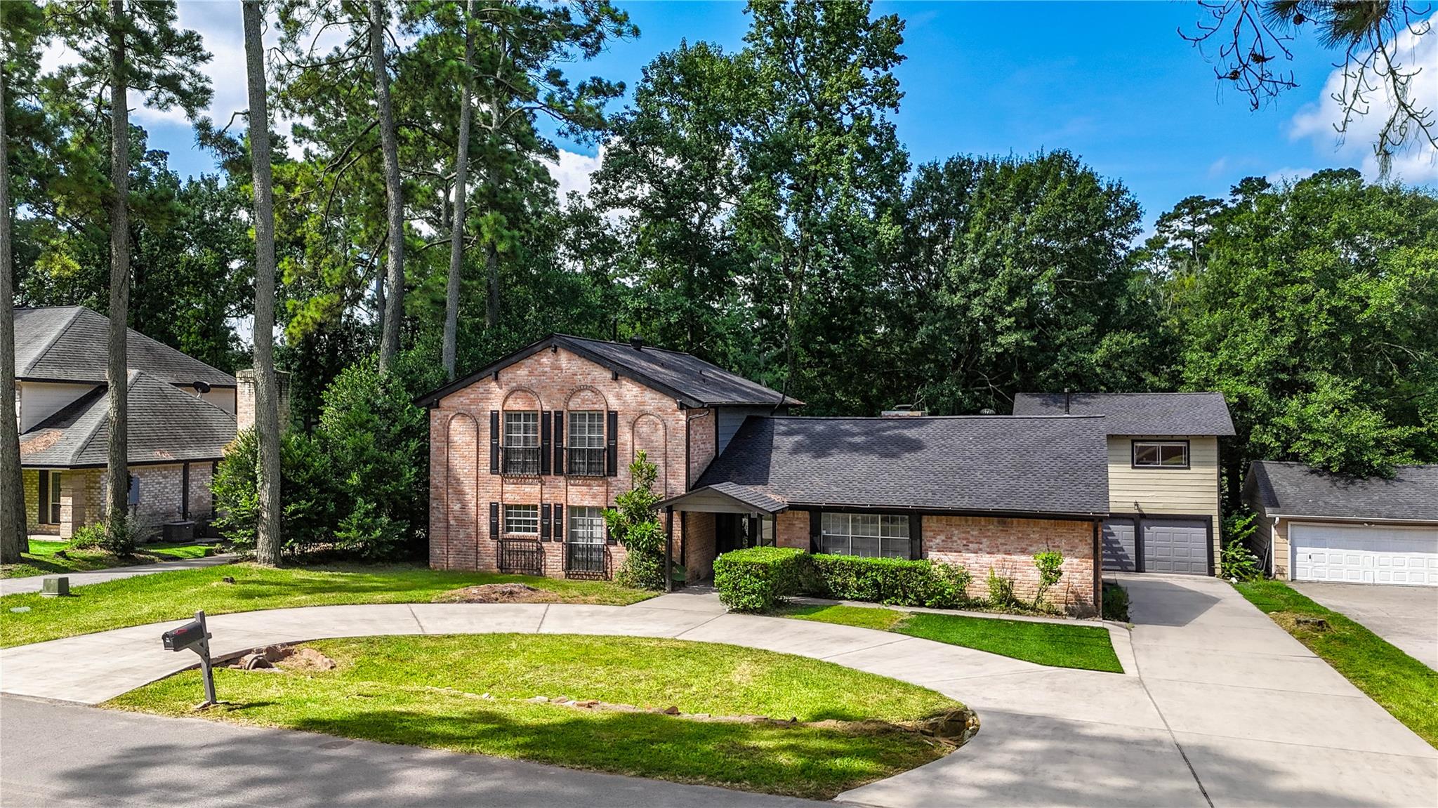 814 Stone Mountain Dr, Conroe, TX 77302 photo