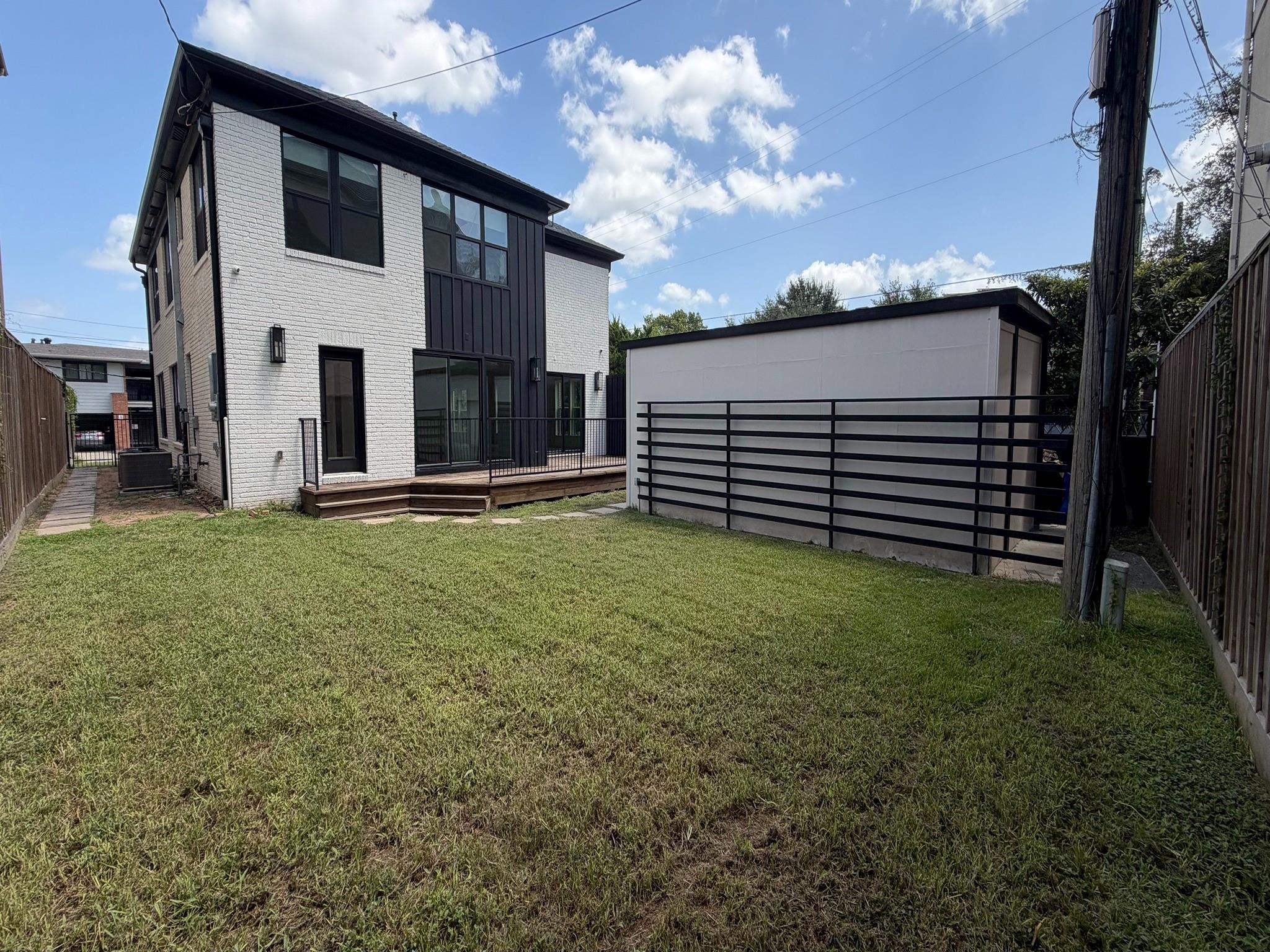 1601 Bonnie Brae St, Houston, TX 77006 photo