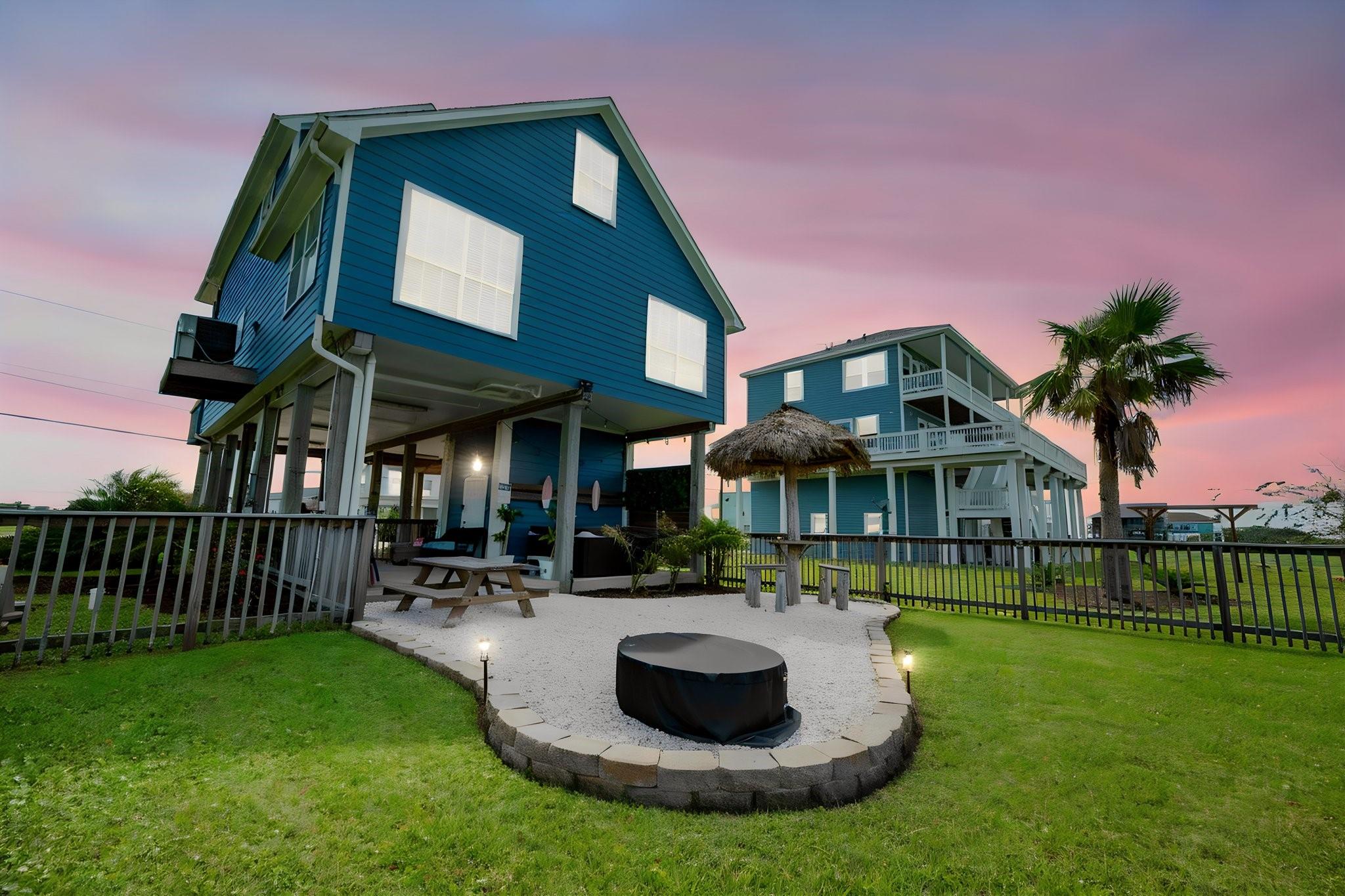 18115 Shaman Dr, Galveston, TX 77554 photo
