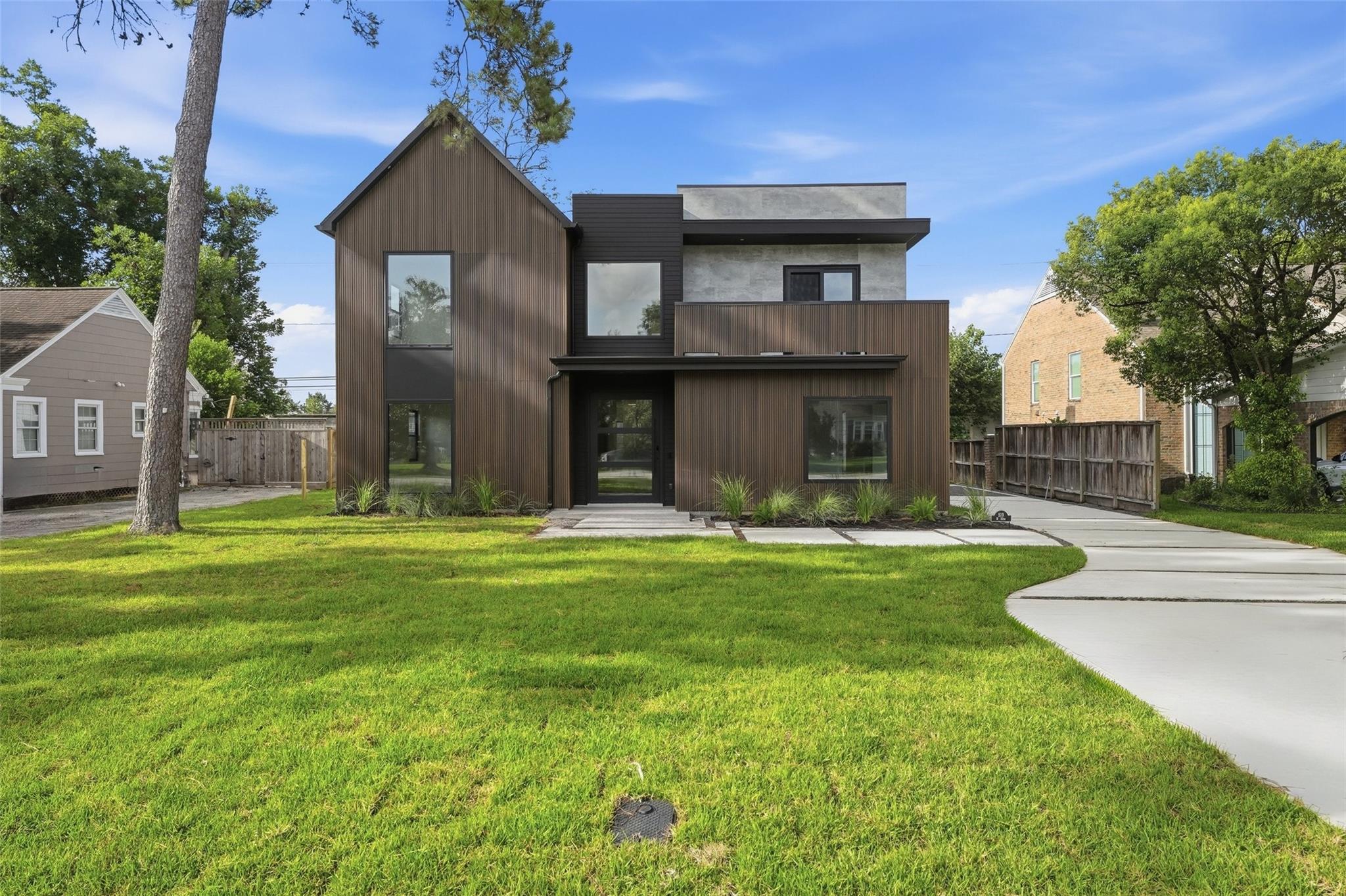 519 30 St, Houston, TX 77018