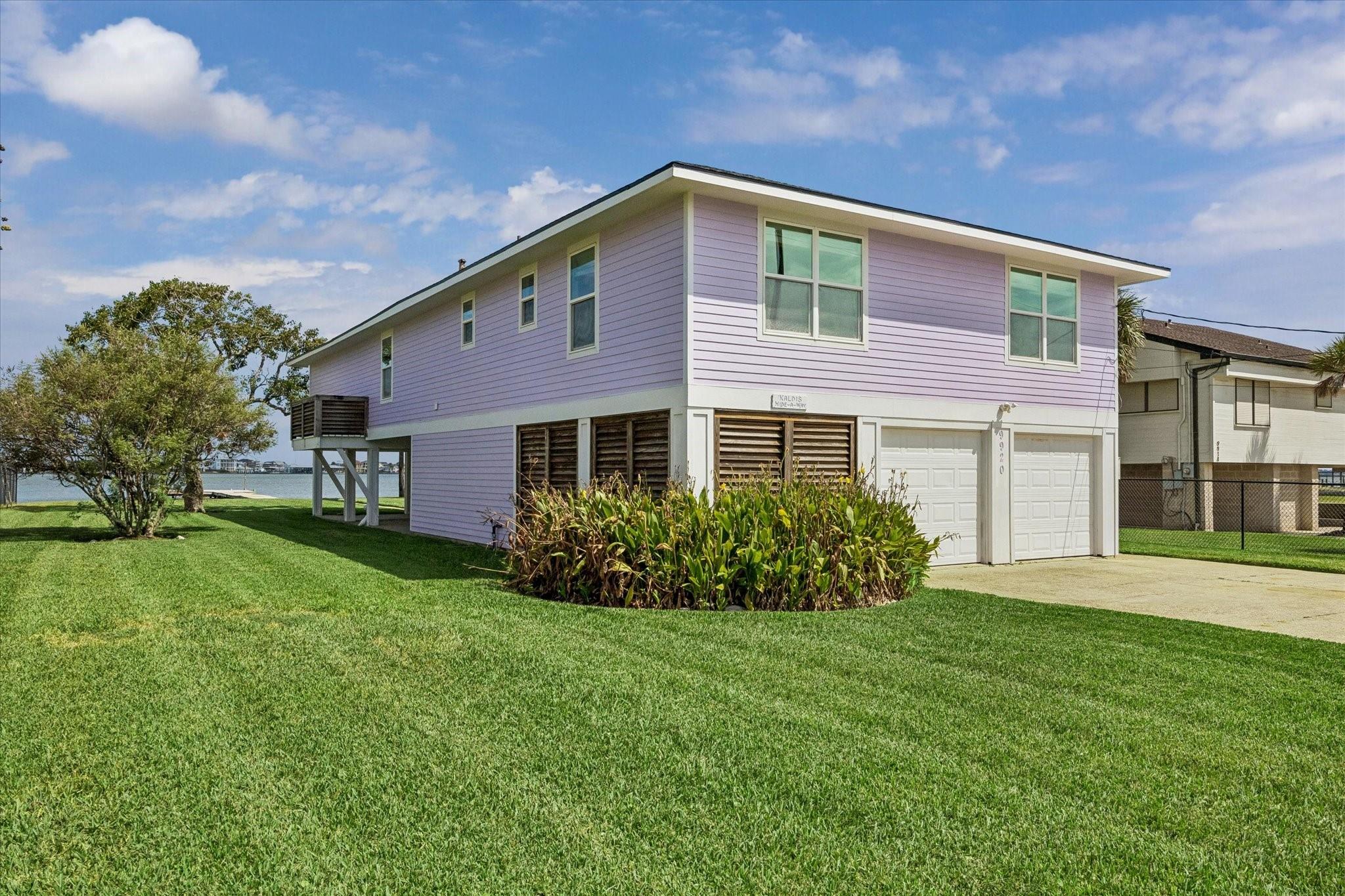 9920 Airways Ln, Galveston, TX 77554 photo