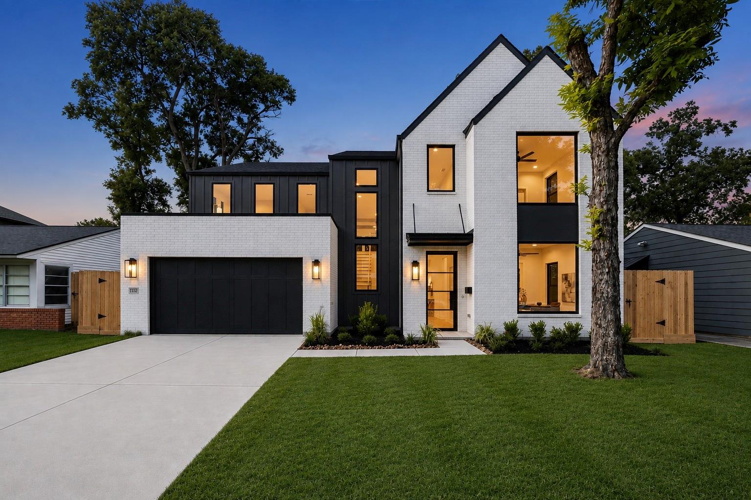 1212 Candlelight Ln, Houston, TX 77018
