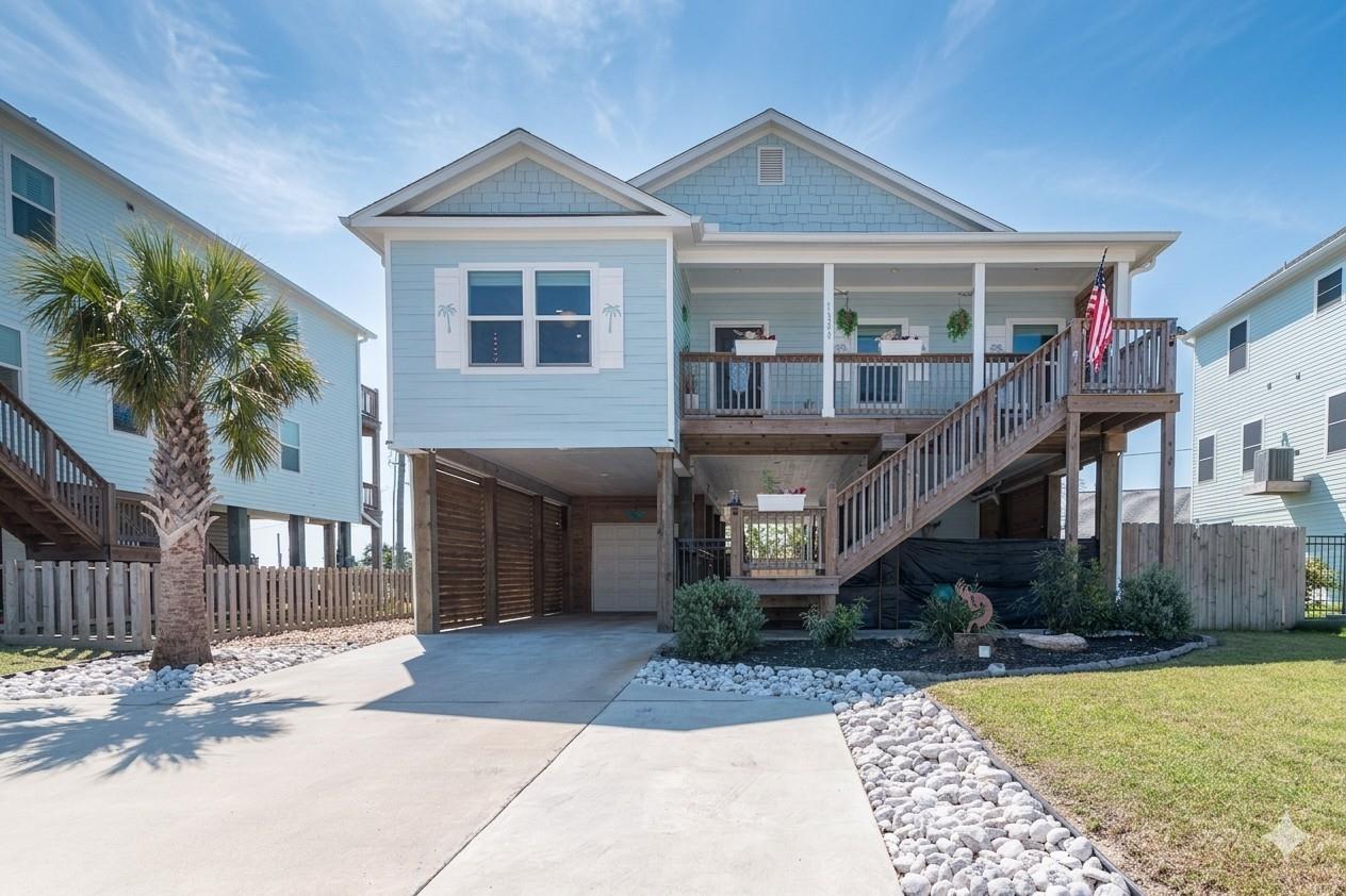 12839 Conquistador Dr, Galveston, TX 77554