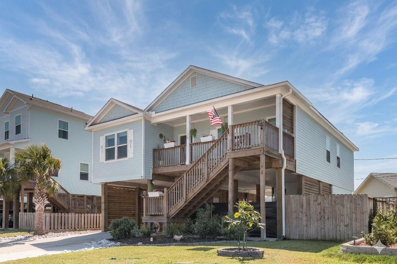 12839 E Conquistador Dr, Galveston, TX 77554 photo