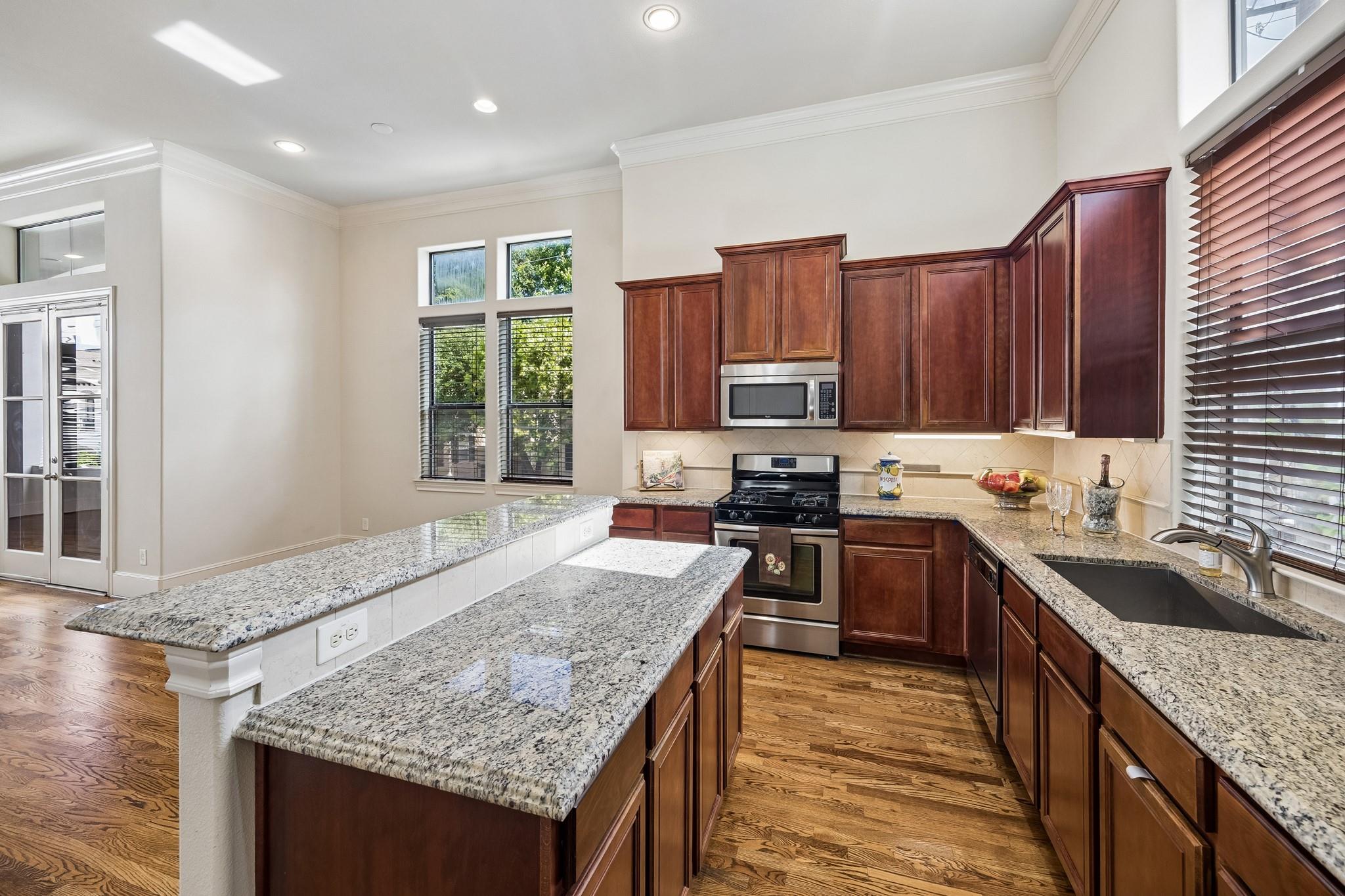 5718 Kansas St, Houston, TX 77007 photo