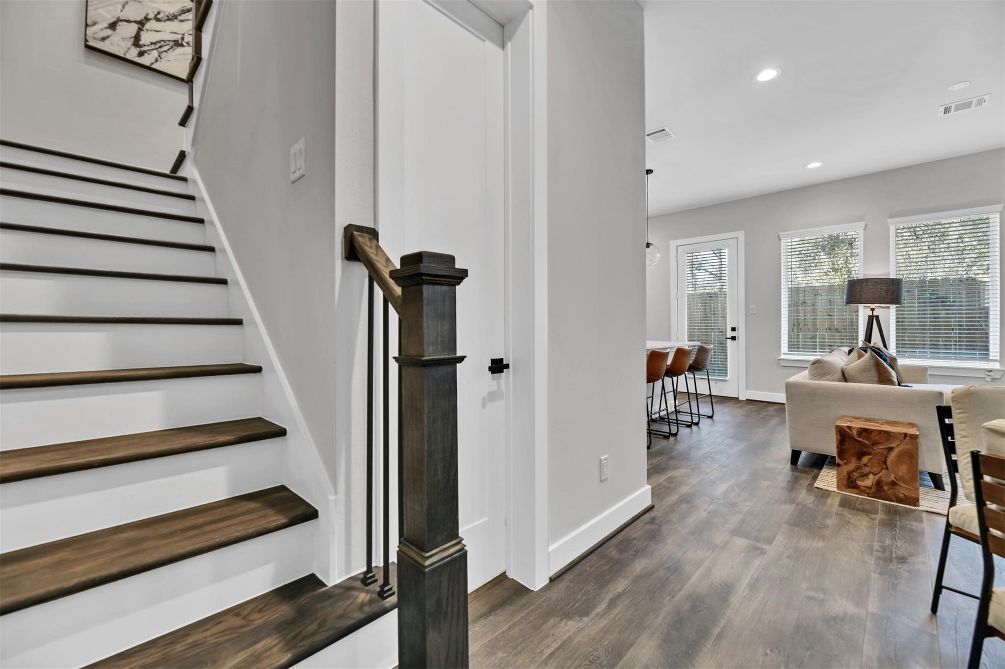 5721 White Magnolia St, Houston, TX 77091 photo