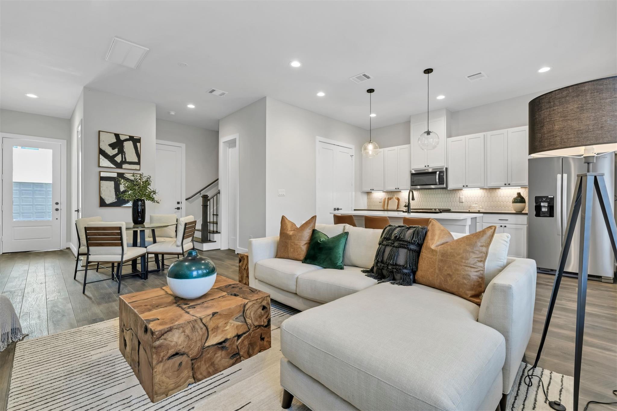 5721 White Magnolia St, Houston, TX 77091 photo