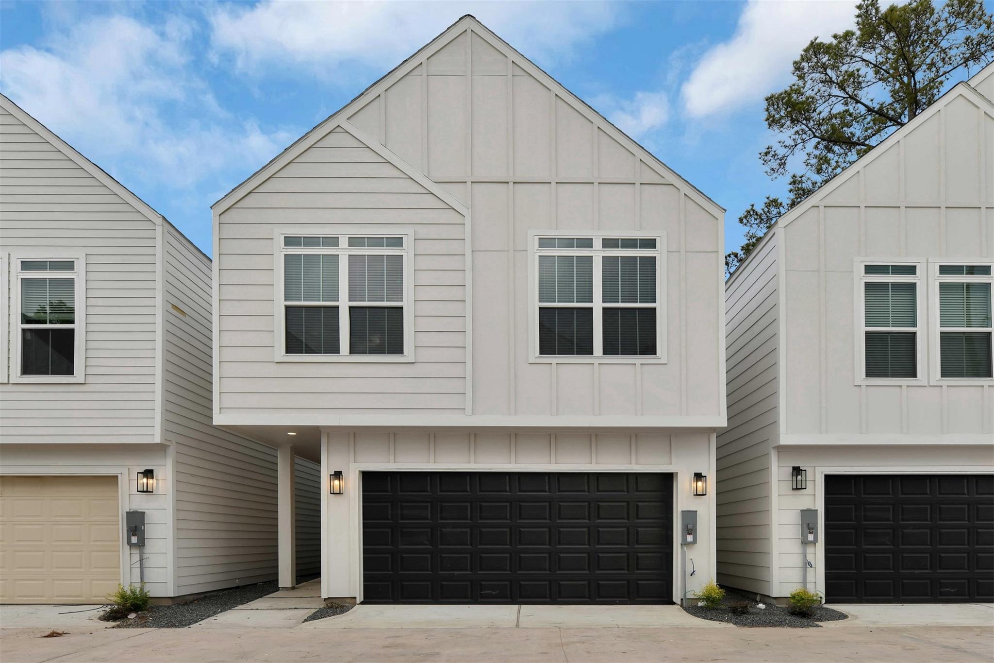 5721 White Magnolia St, Houston, TX 77091