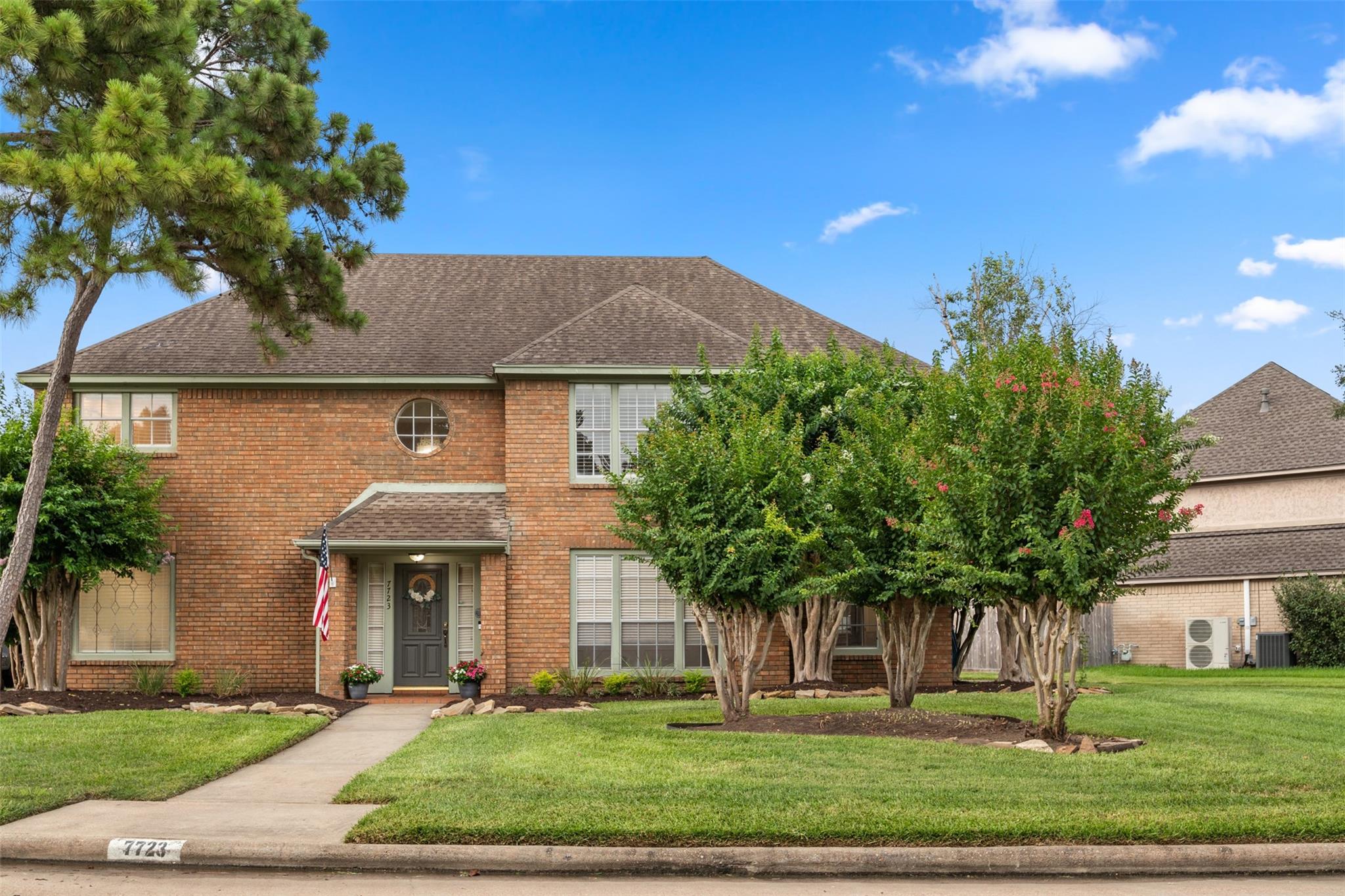 7723 Stonesdale Dr, Houston, TX 77095 photo