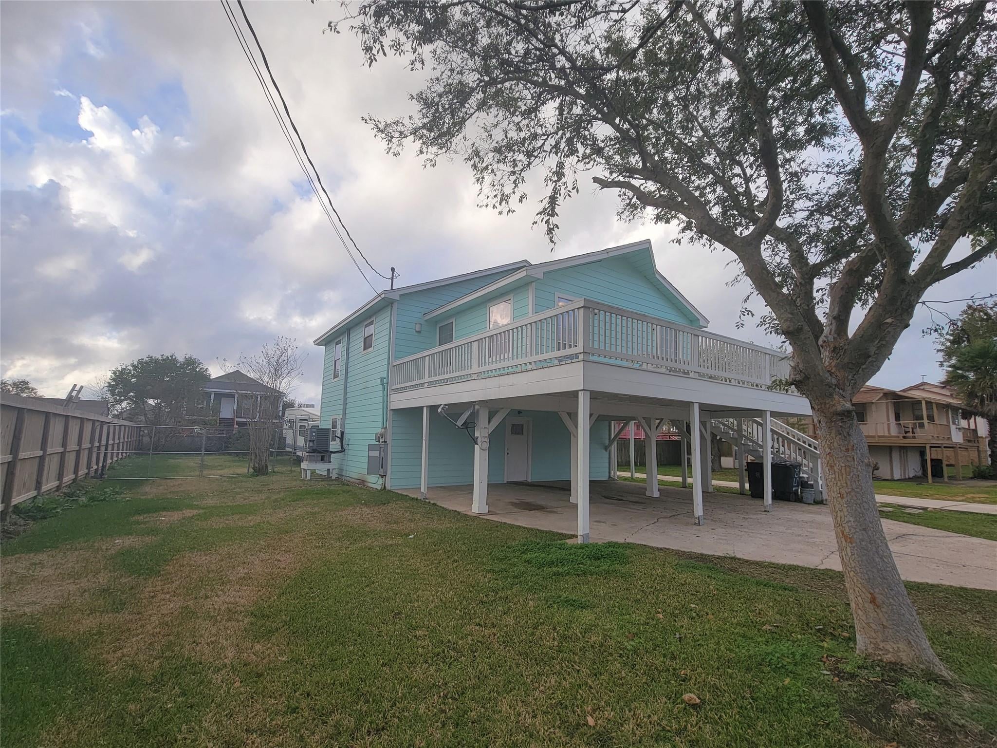 1010 22 St, San Leon, TX 77539
