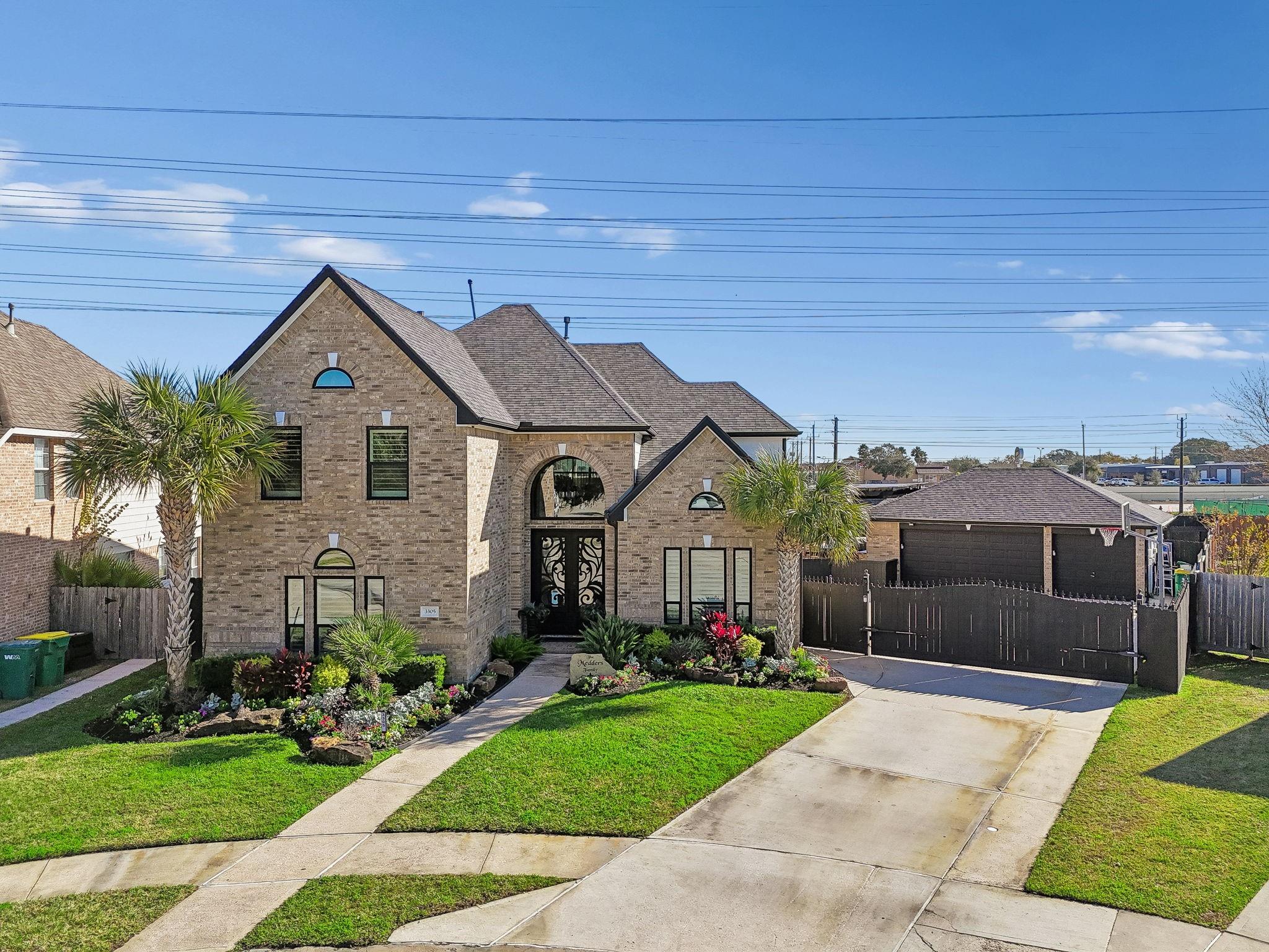 3305 Oak Dale Way, Seabrook, TX 77586 photo