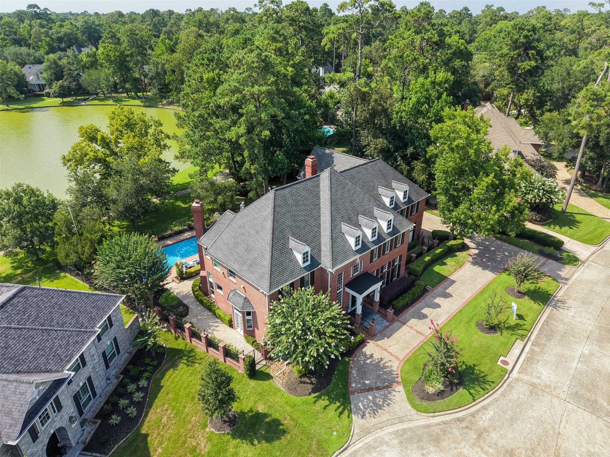 5607 Walnut Point Dr, Houston, TX 77345 photo