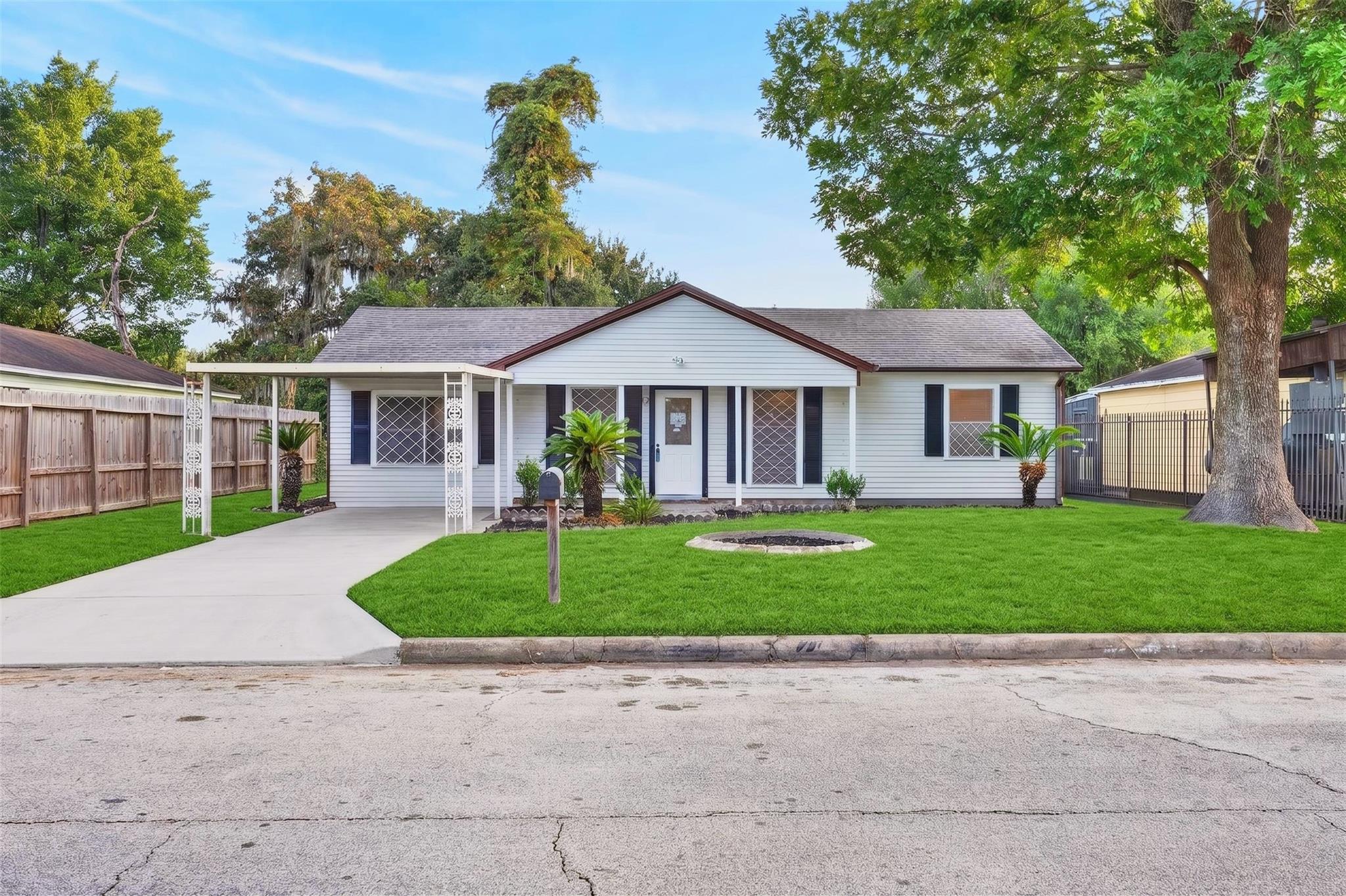 7315 Marilyn Ln, Houston, TX 77016 photo