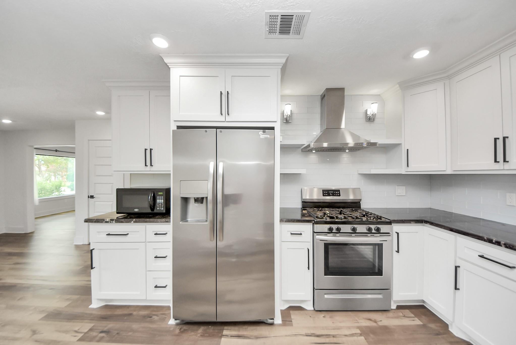 9731 Clanton St, Houston, TX 77080 photo
