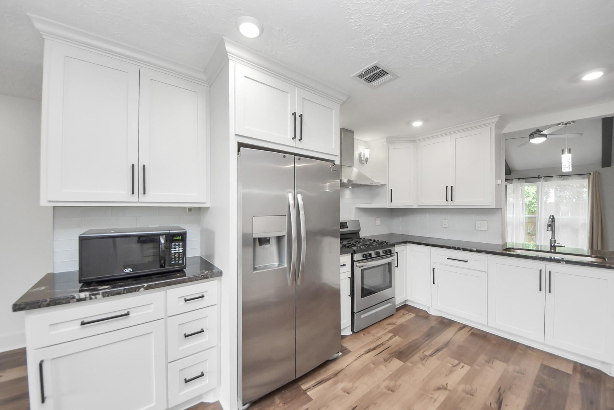 9731 Clanton St, Houston, TX 77080 photo