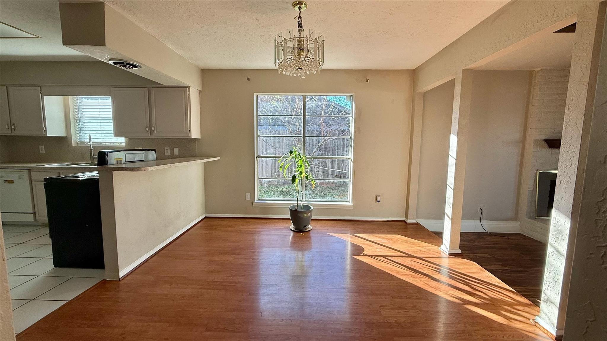 5702 Arncliffe Dr, Houston, TX 77088 photo