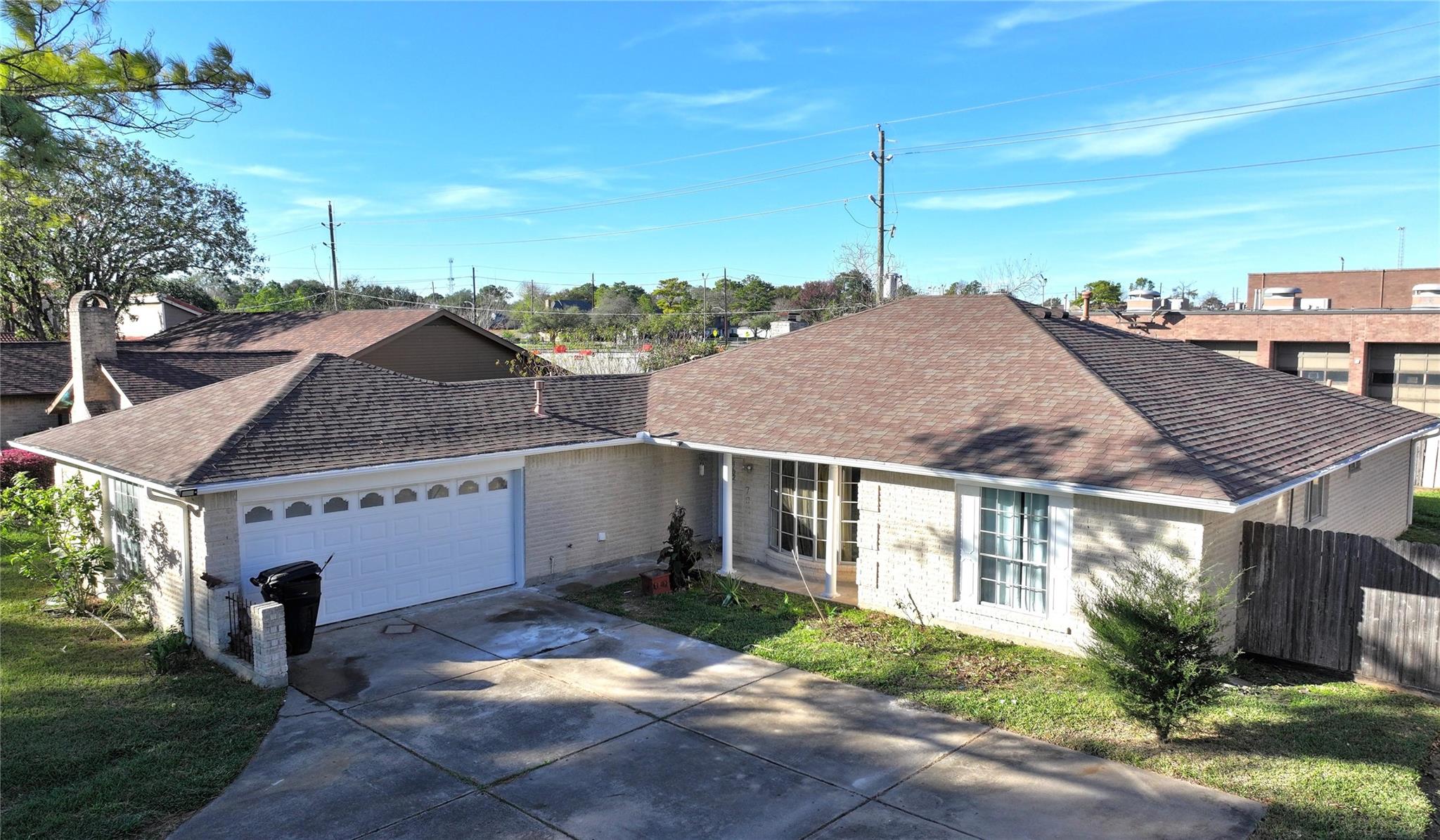 5702 Arncliffe Dr, Houston, TX 77088 photo