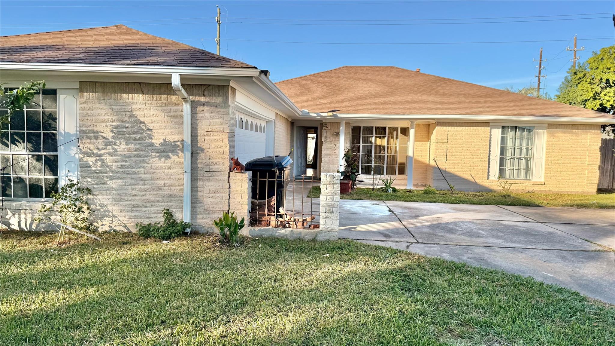 5702 Arncliffe Dr, Houston, TX 77088 photo