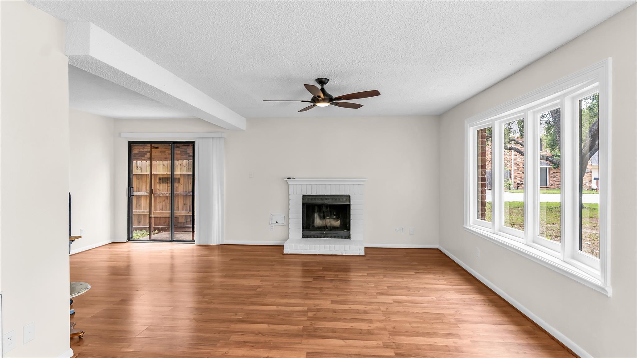 9207 Barr Cir, Houston, TX 77080 photo
