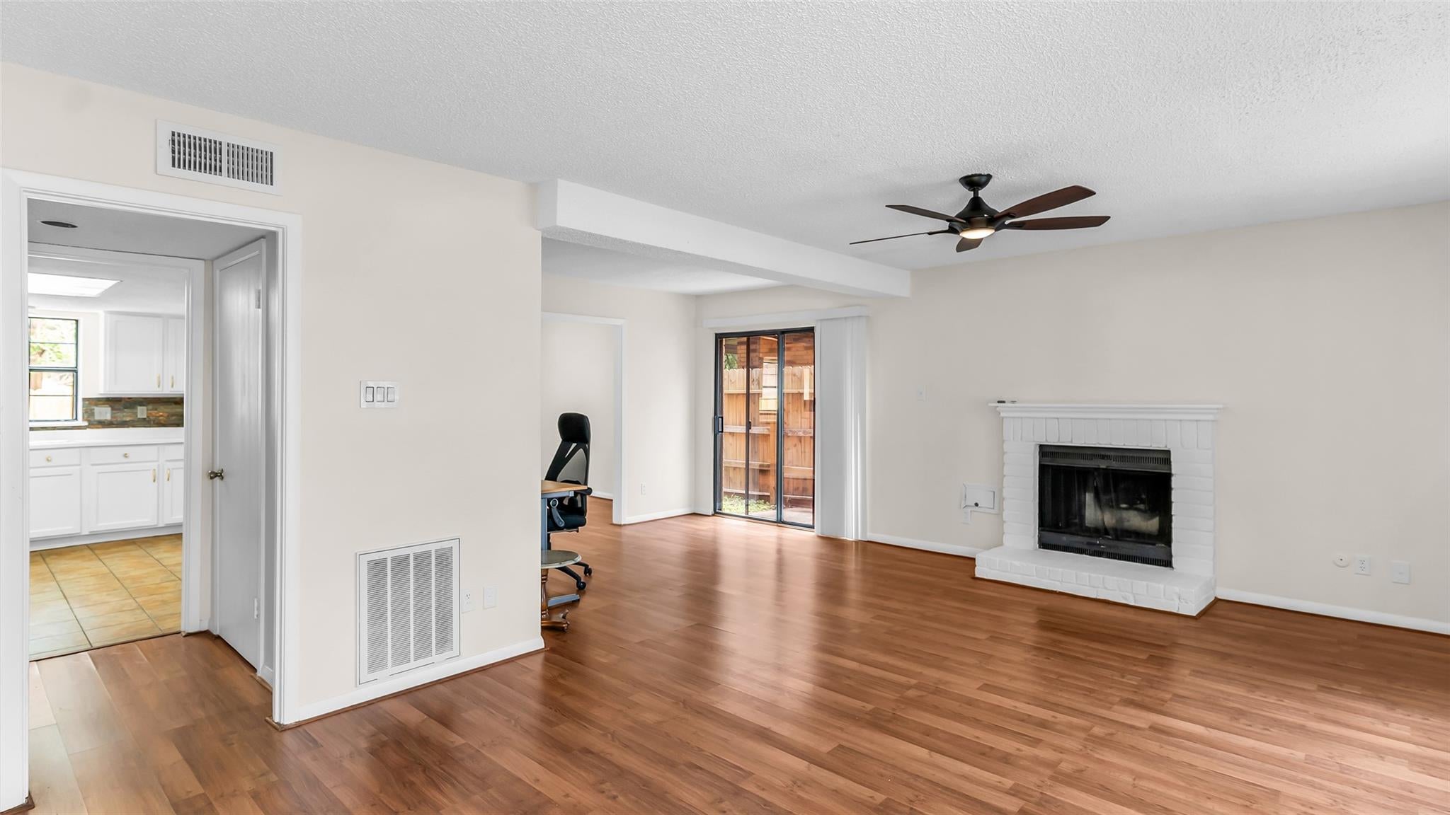 9207 Barr Cir, Houston, TX 77080 photo