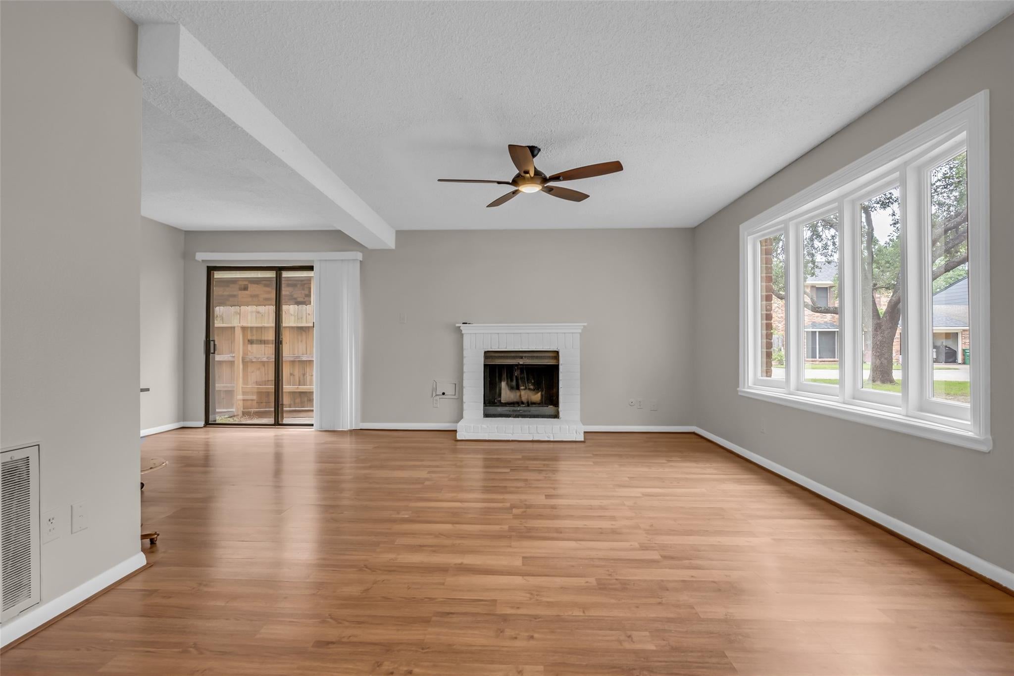 9207 Barr Cir, Houston, TX 77080 photo
