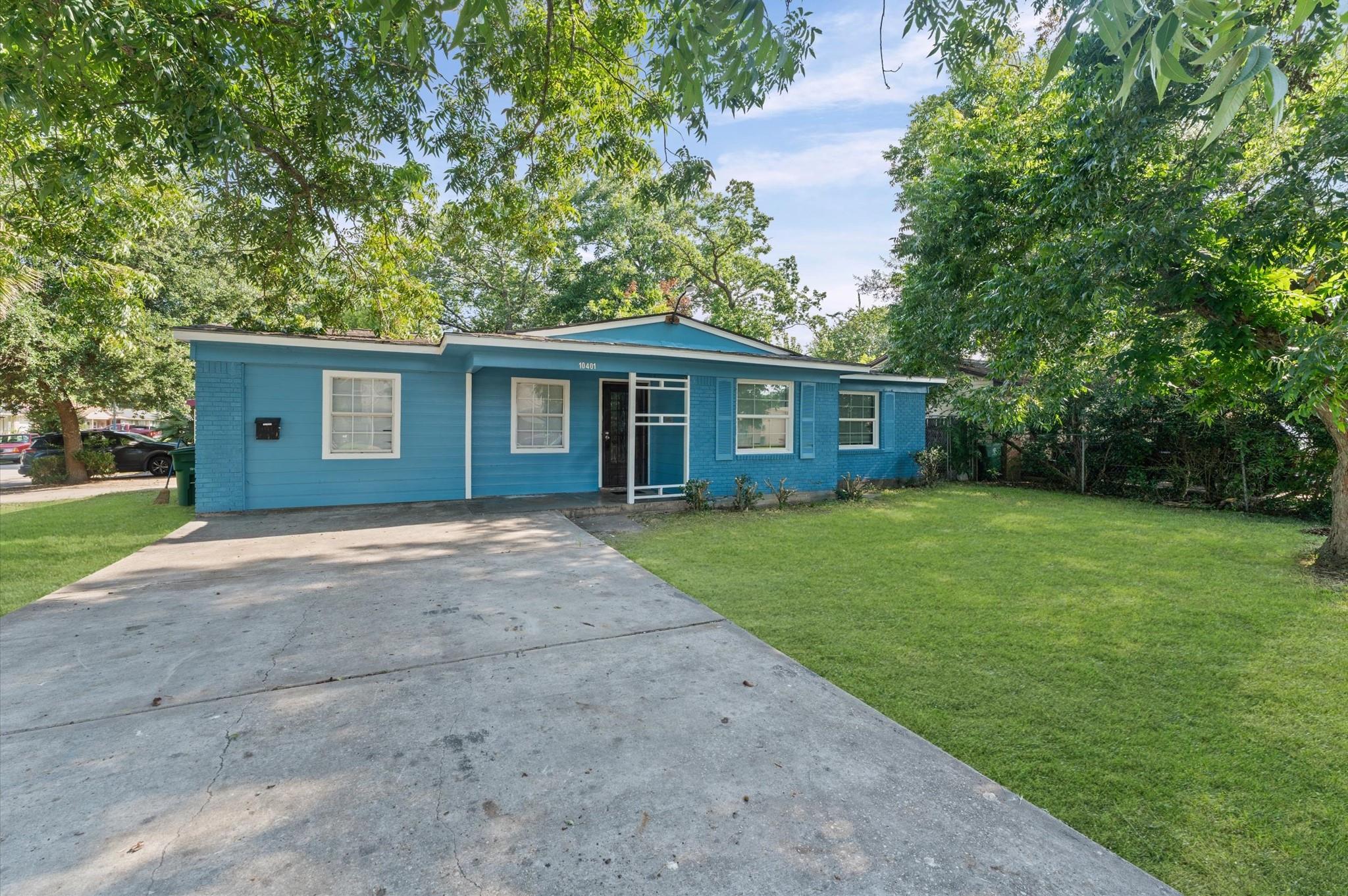 10401 Bessemer St, Houston, TX 77034