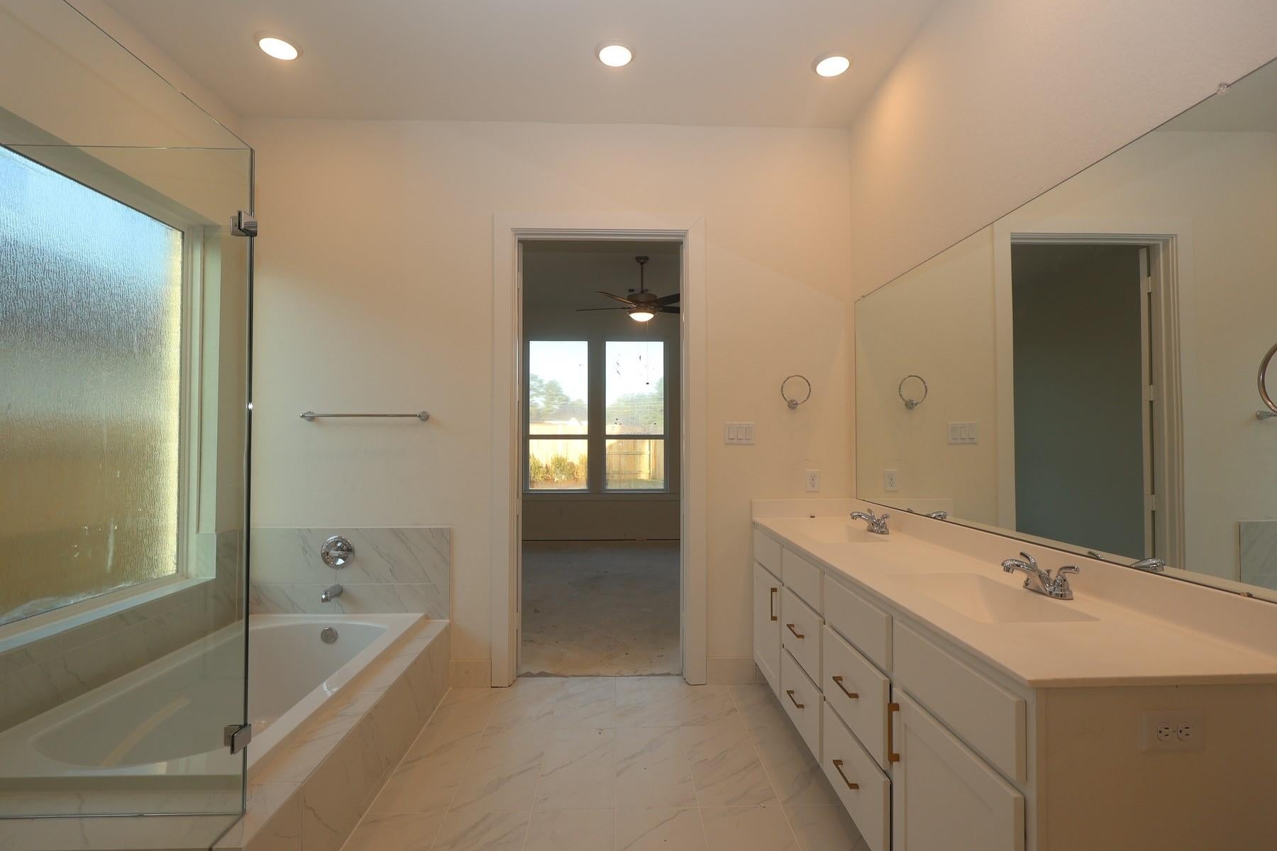 22419 Topaz Harbor Ln, Tomball, TX 77377 photo