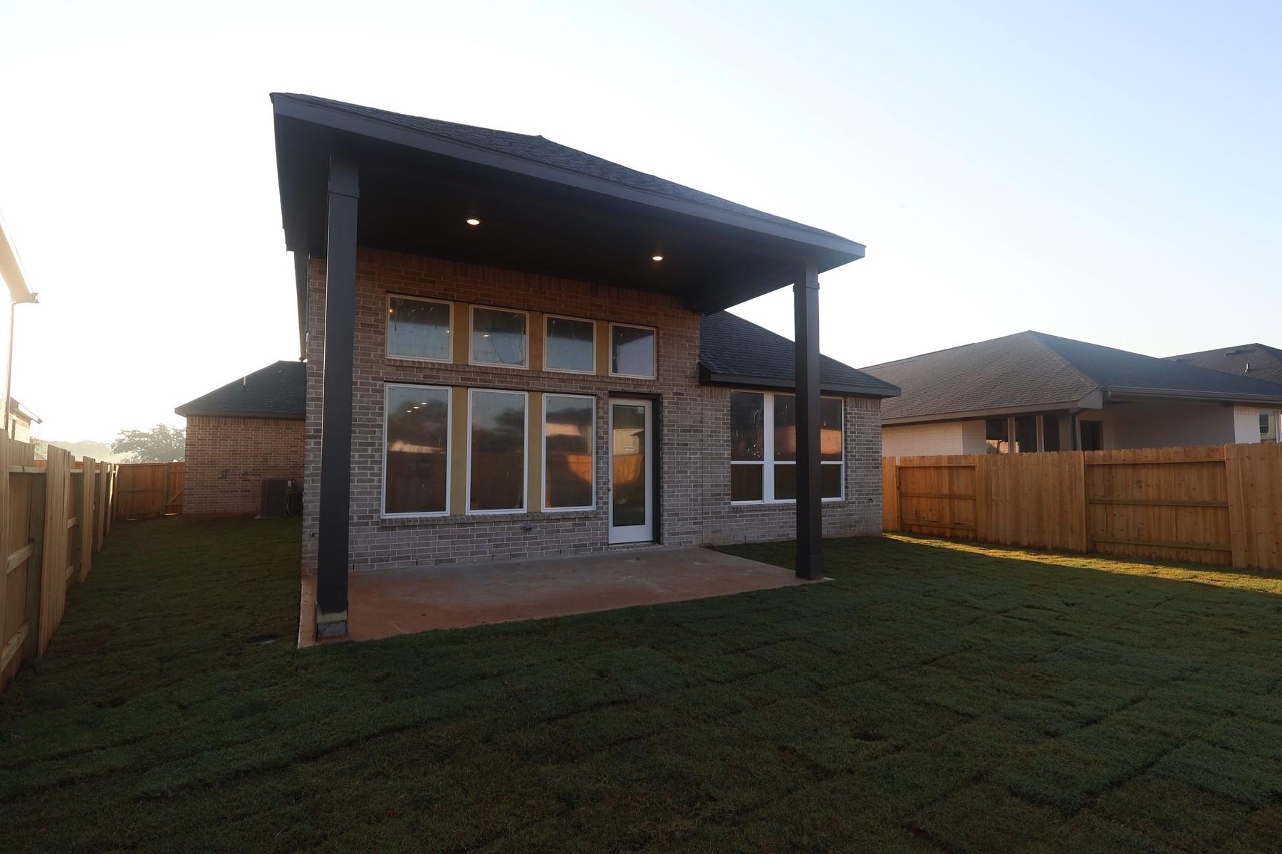 22419 Topaz Harbor Ln, Tomball, TX 77377 photo