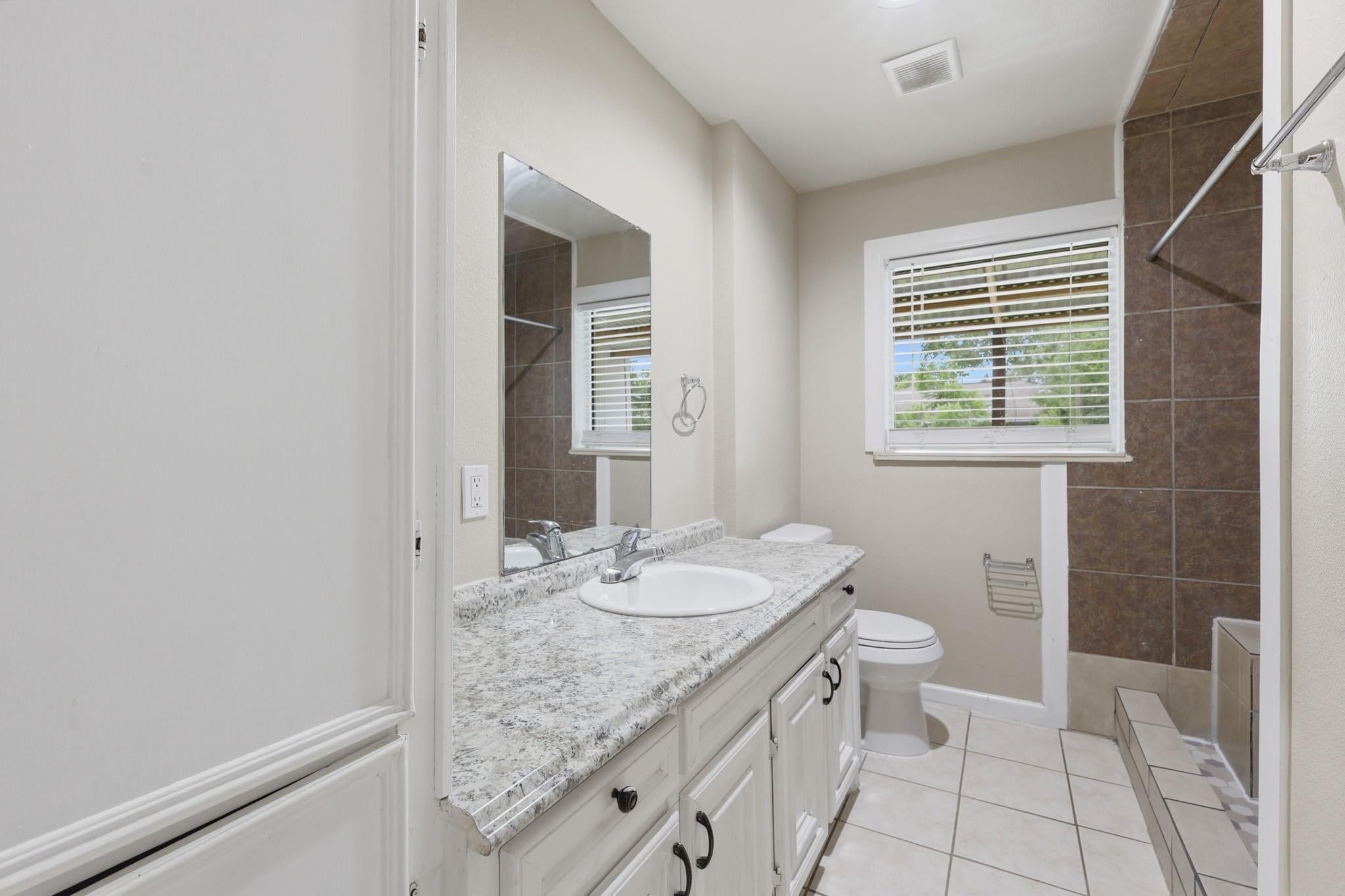 10011 Avenues St, Houston, TX 77034 photo